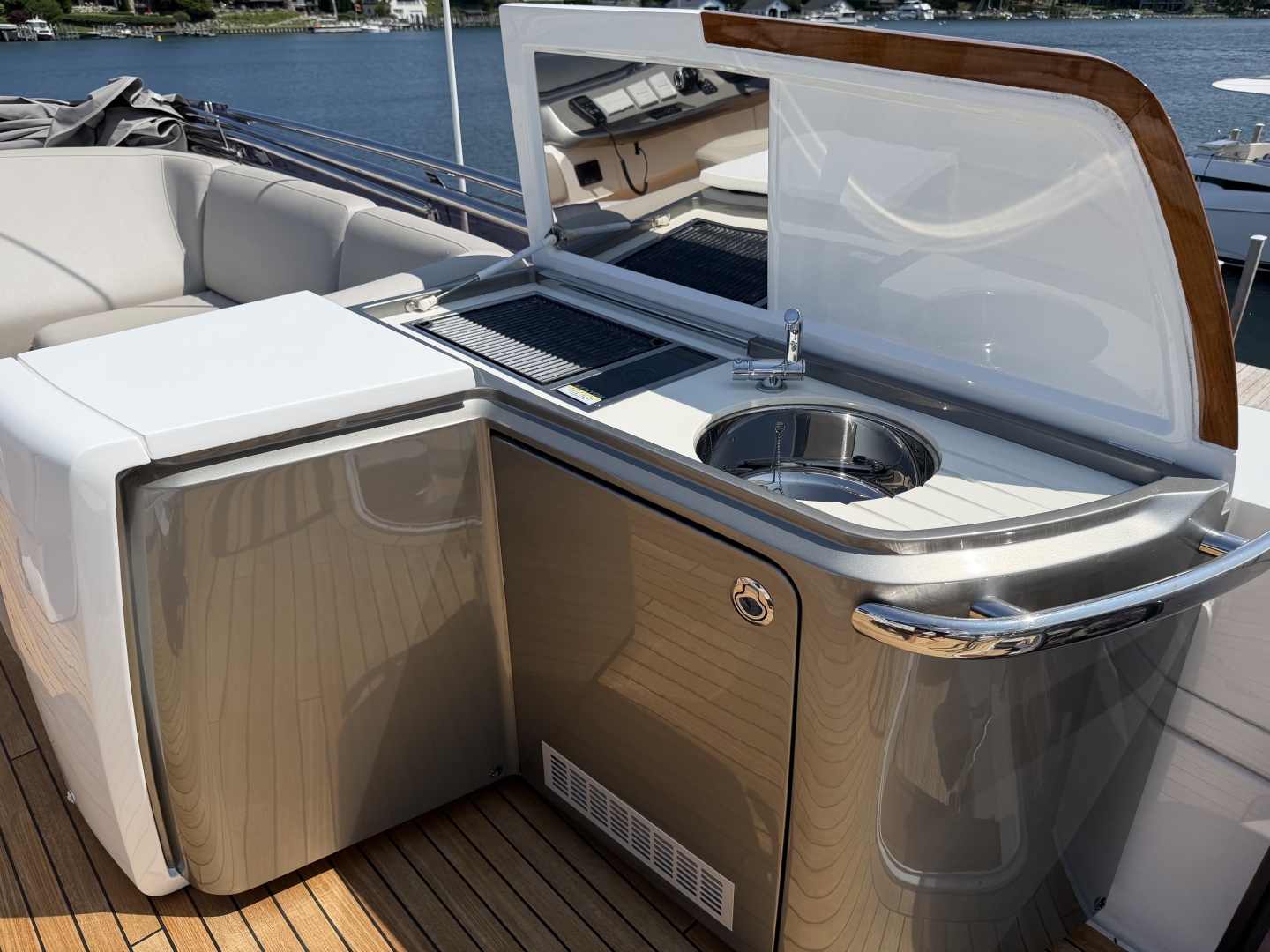 Calm Down 78ft Princess Yacht For Sale