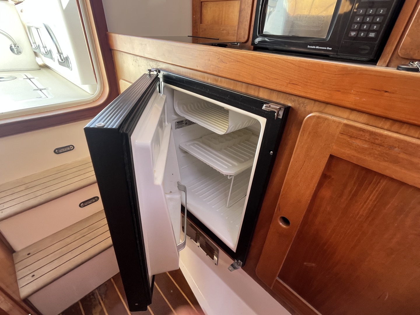 Early Light 29ft Surf Hunter Yacht For Sale