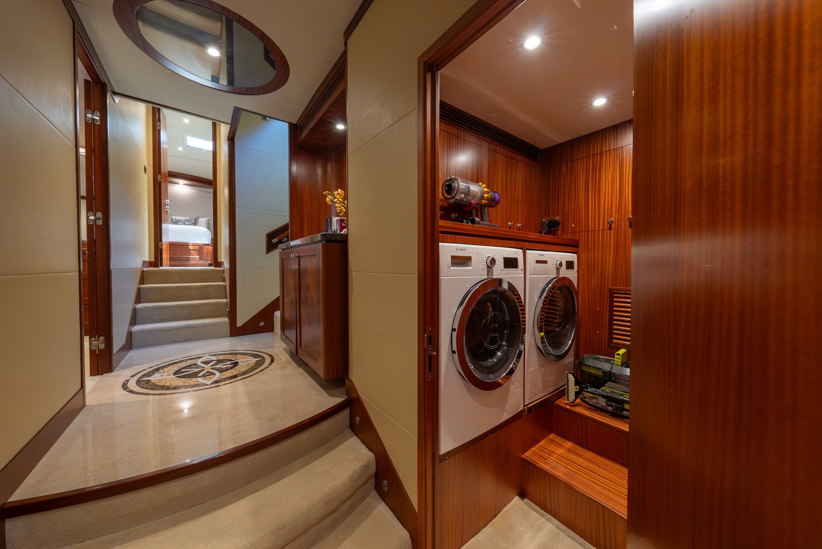 ABOAT TIME 90ft Ocean Alexander Yacht For Sale ABOAT TIME 90ft Ocean Alexander Yacht For Sale