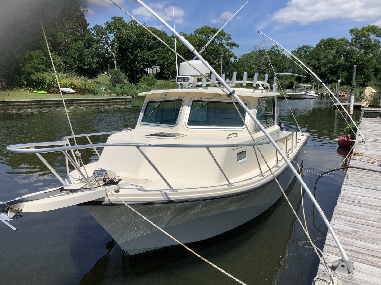 2012 Parker 2520 XL Sport Cabin