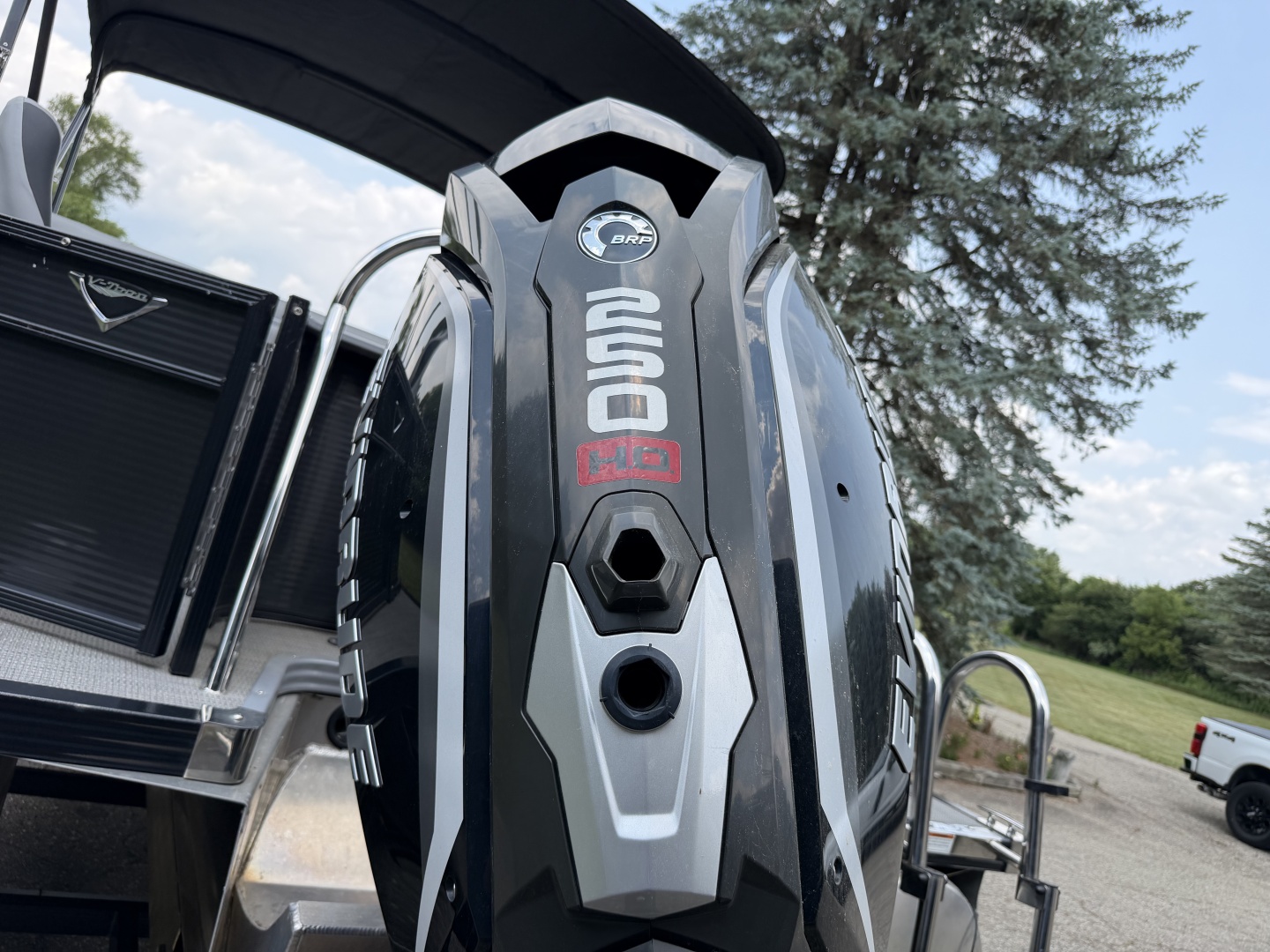 2021 Manitou Encore 24 Pro Angler SHP