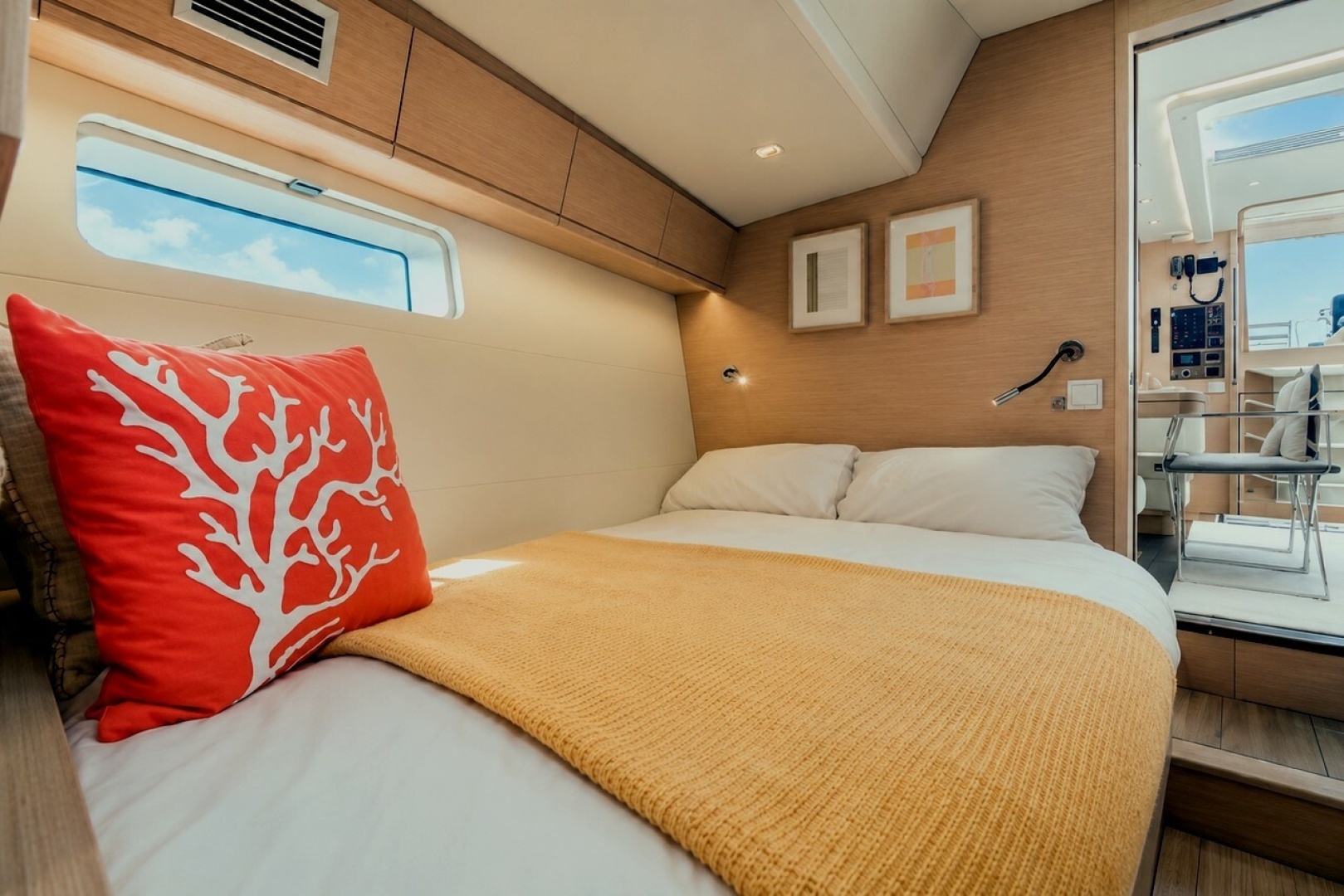 Hindsight 64ft Jeanneau Yacht For Sale