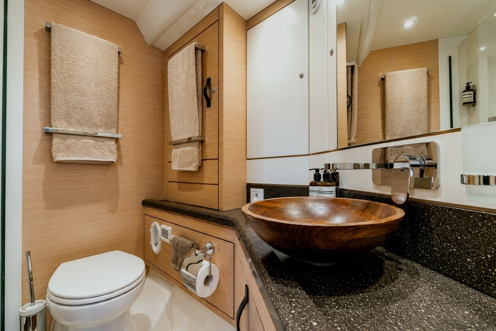 Hindsight 64ft Jeanneau Yacht For Sale