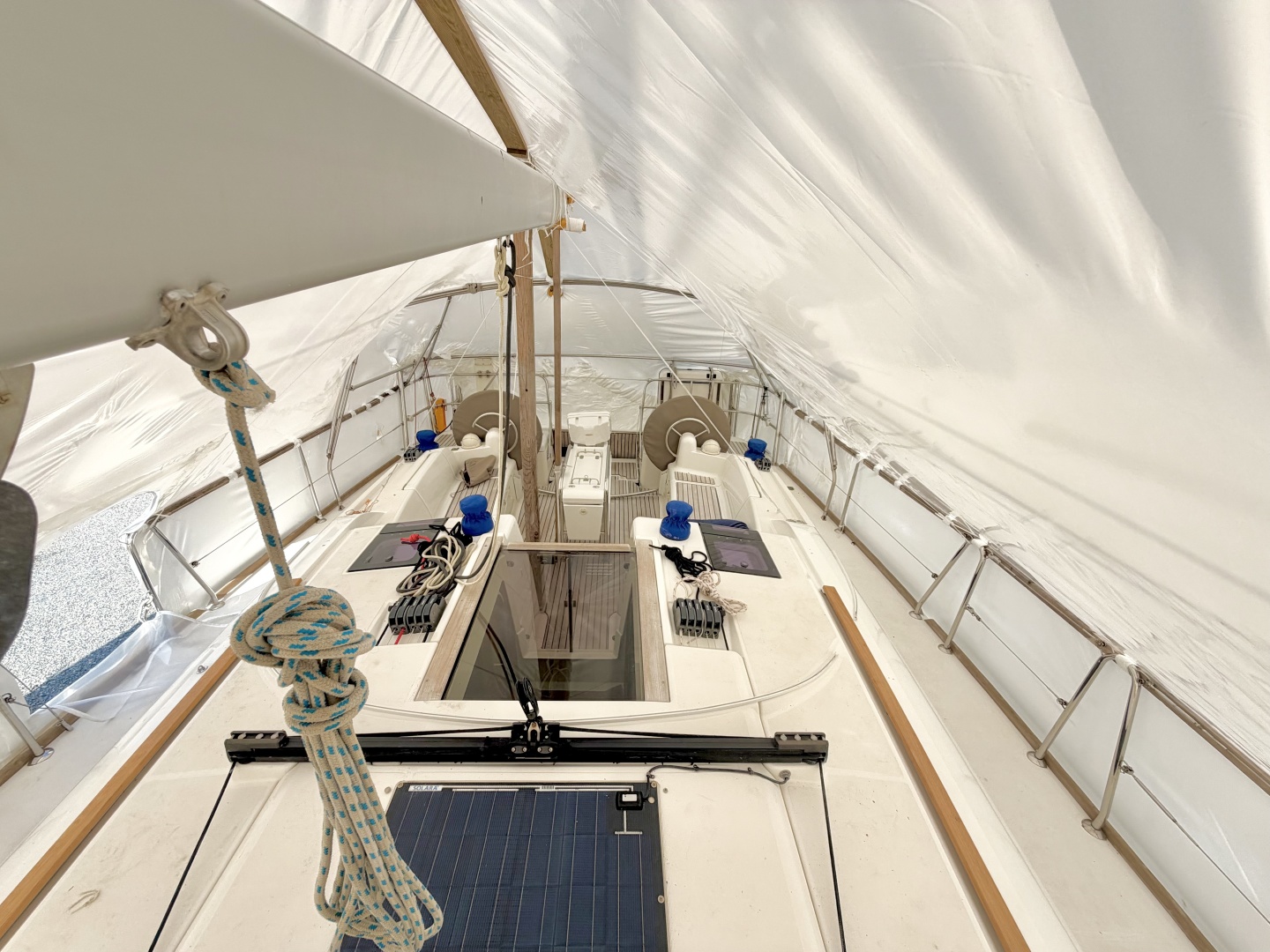 CARA OF PORTSMOUTH 44ft Jeanneau Yacht For Sale CARA OF PORTSMOUTH 44ft Jeanneau Yacht For Sale
