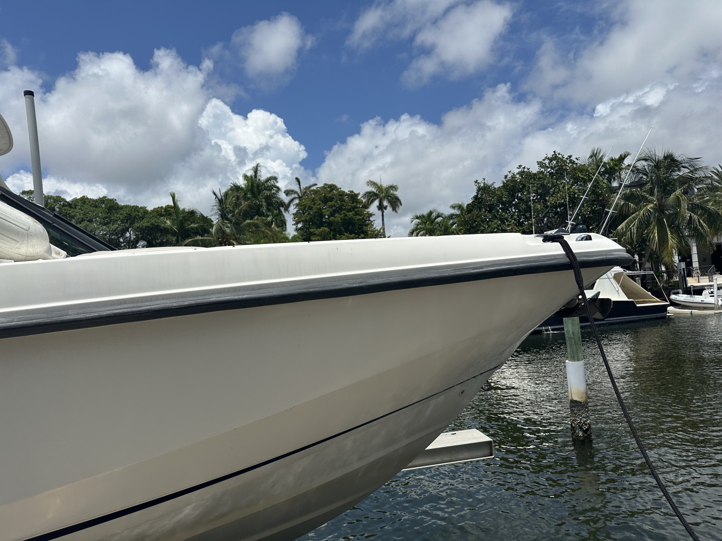 27ft Boston Whaler Yacht For Sale