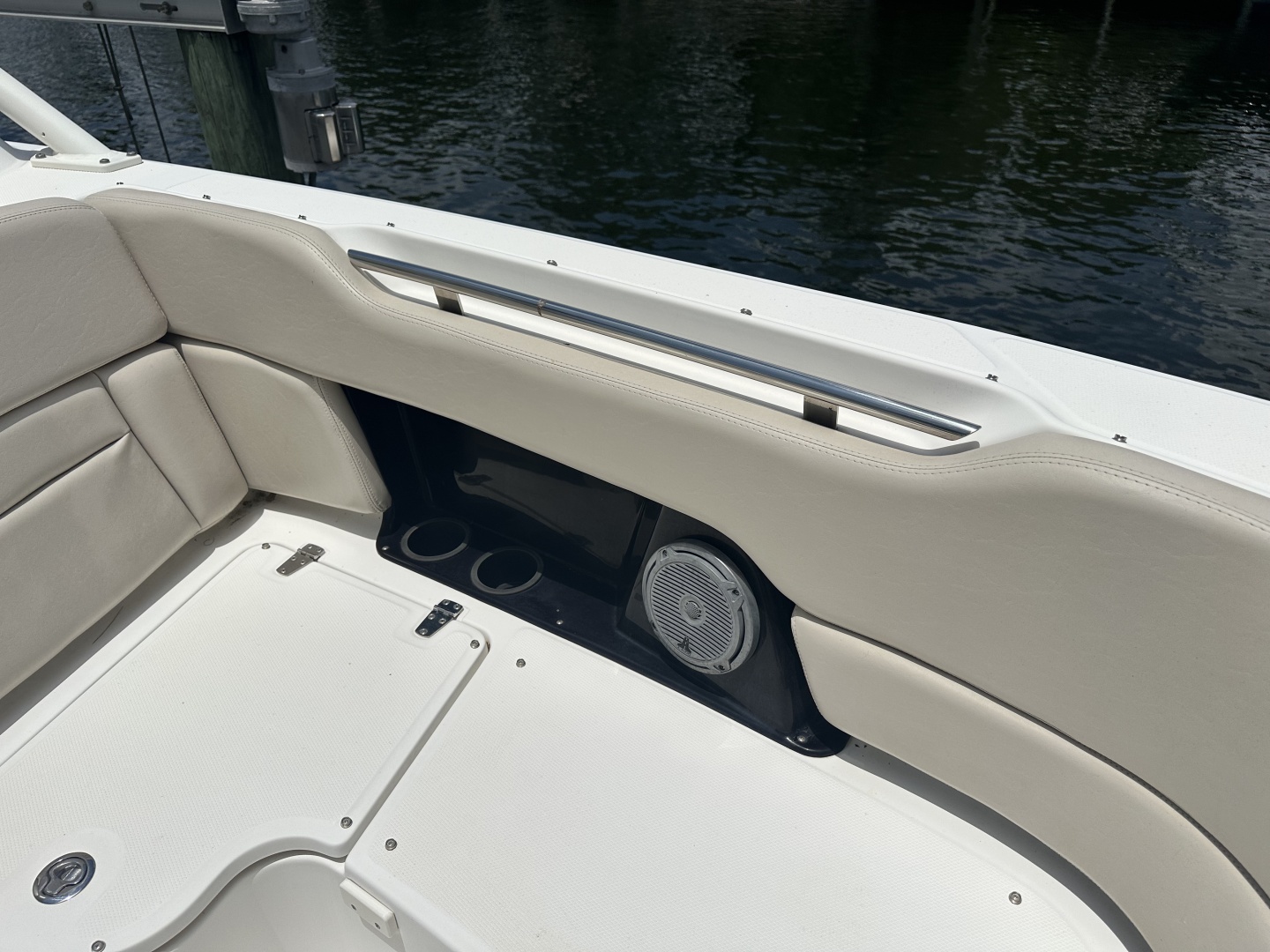 2015 Boston Whaler 