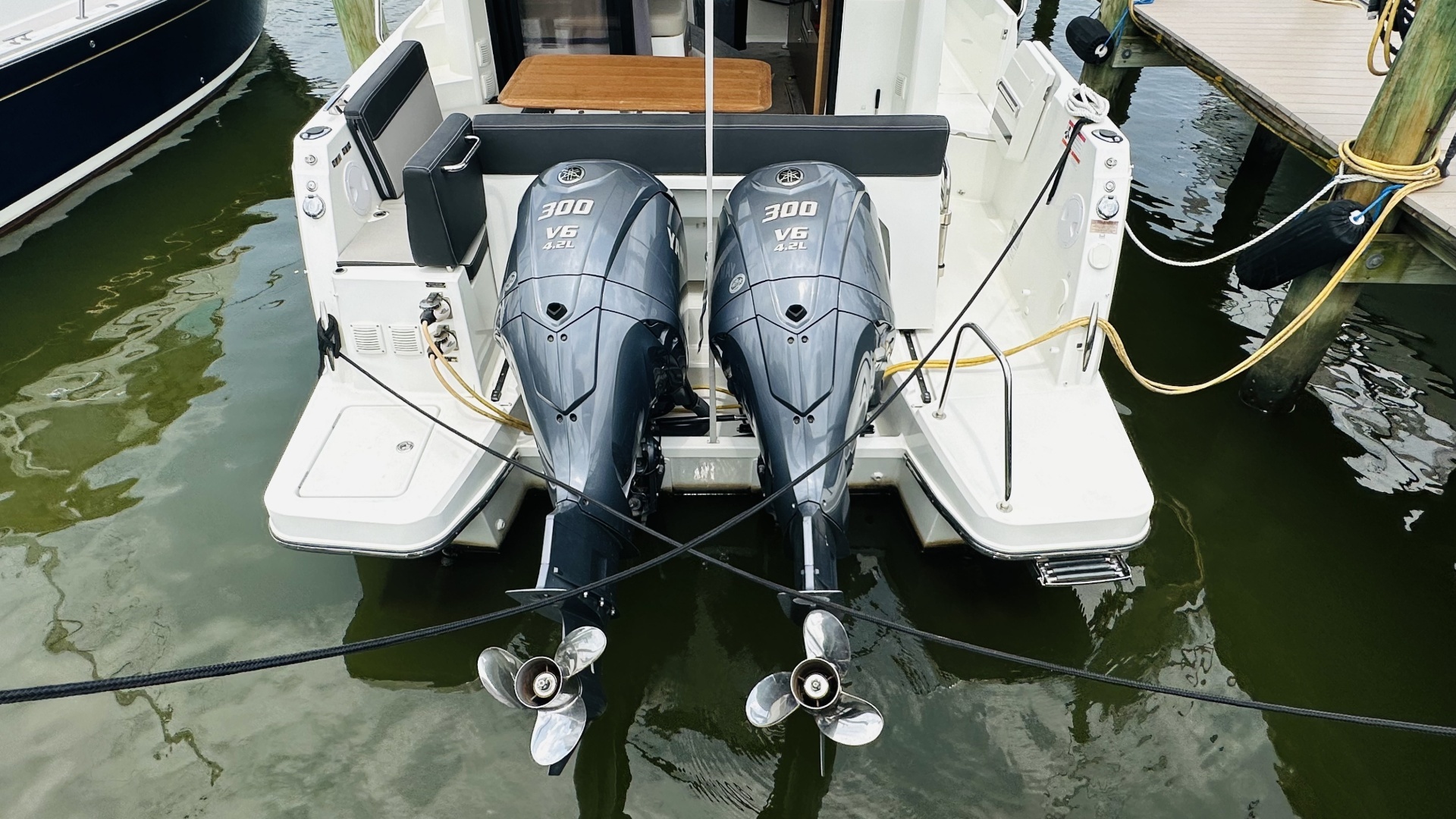 Jeanneau NC1095 Yacht For Sale
