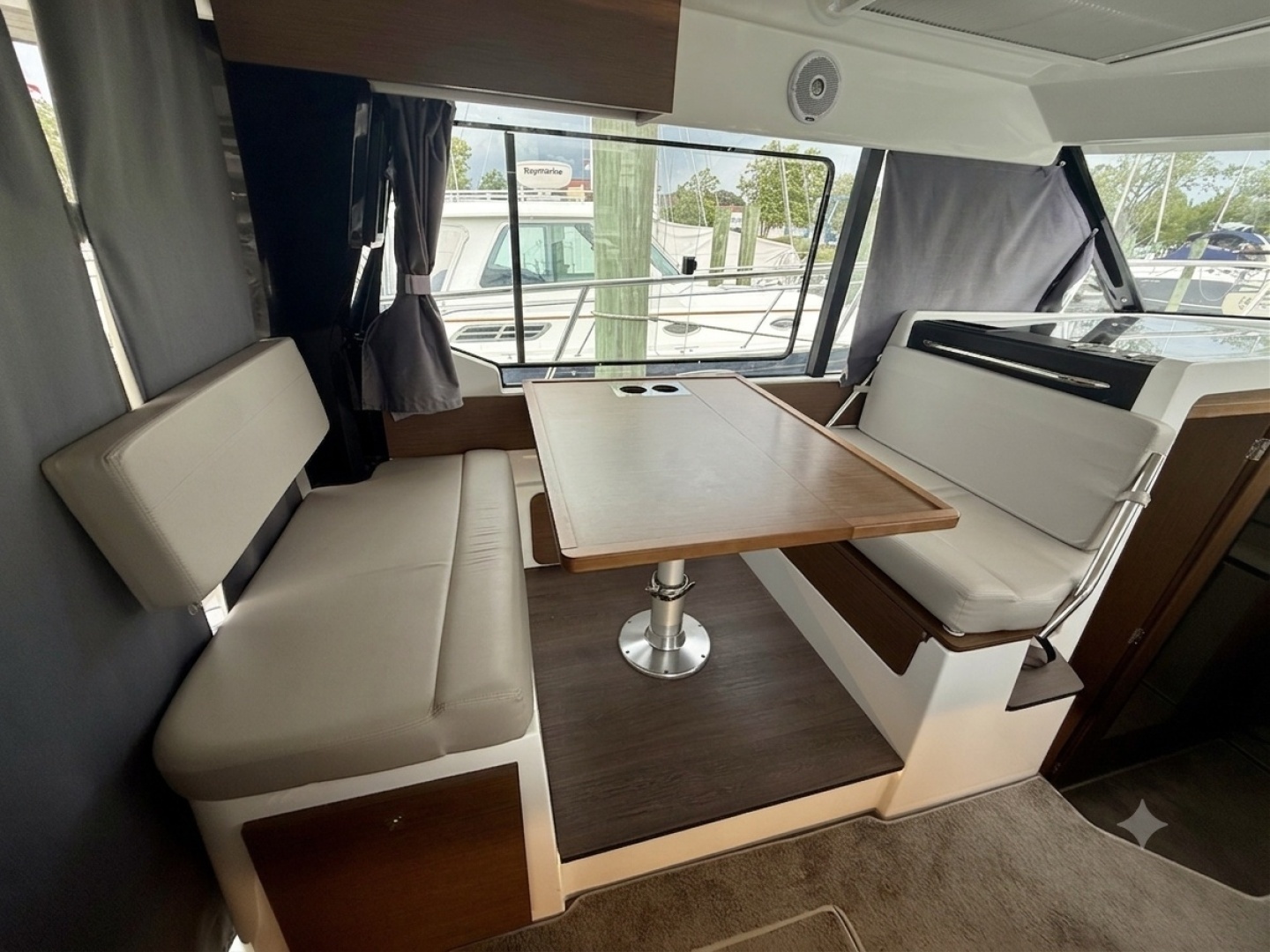 Jeanneau NC1095 Yacht For Sale