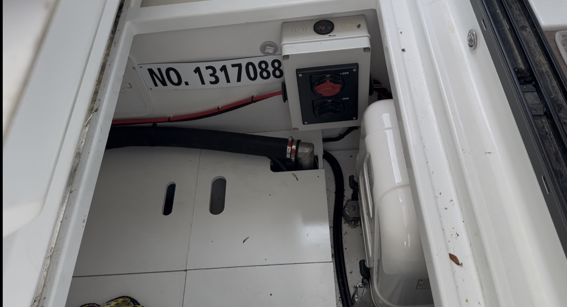 Jeanneau NC1095 Yacht For Sale