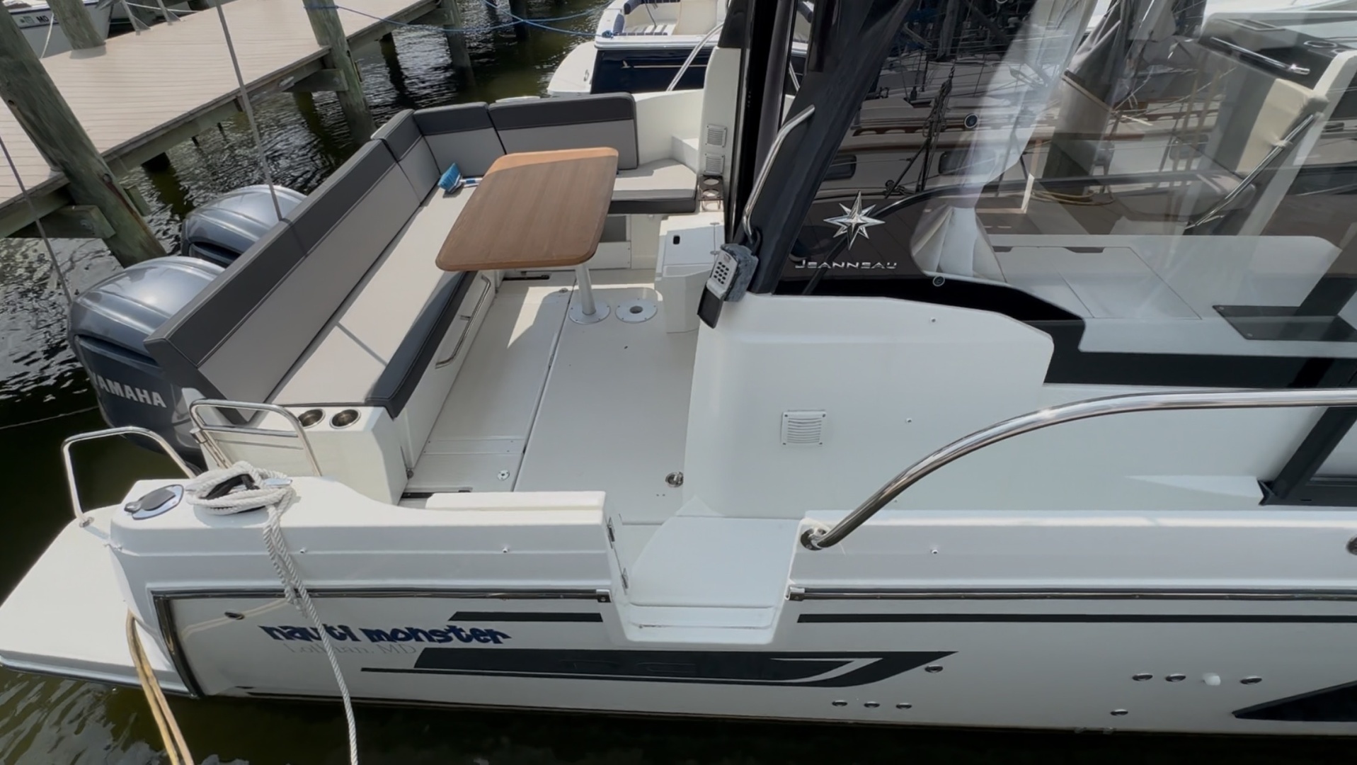 Jeanneau NC1095 Yacht For Sale