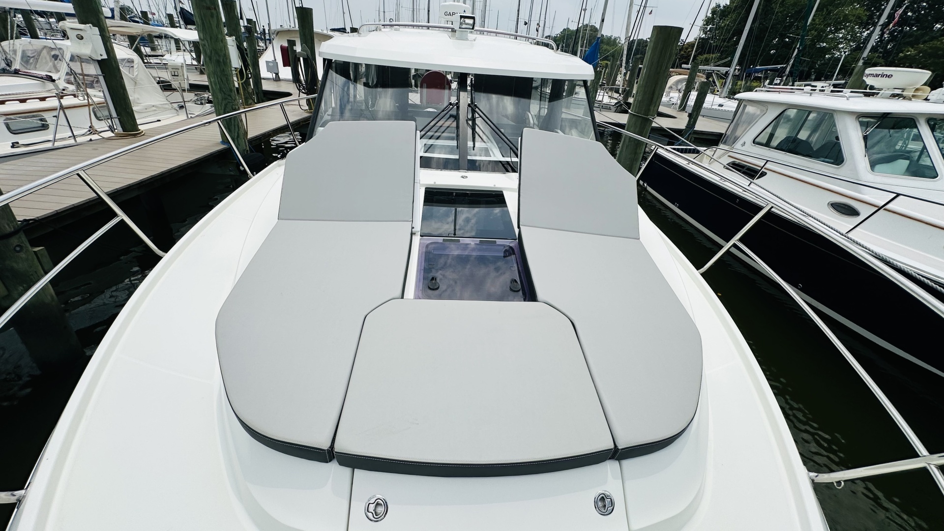 Jeanneau NC1095 Yacht For Sale