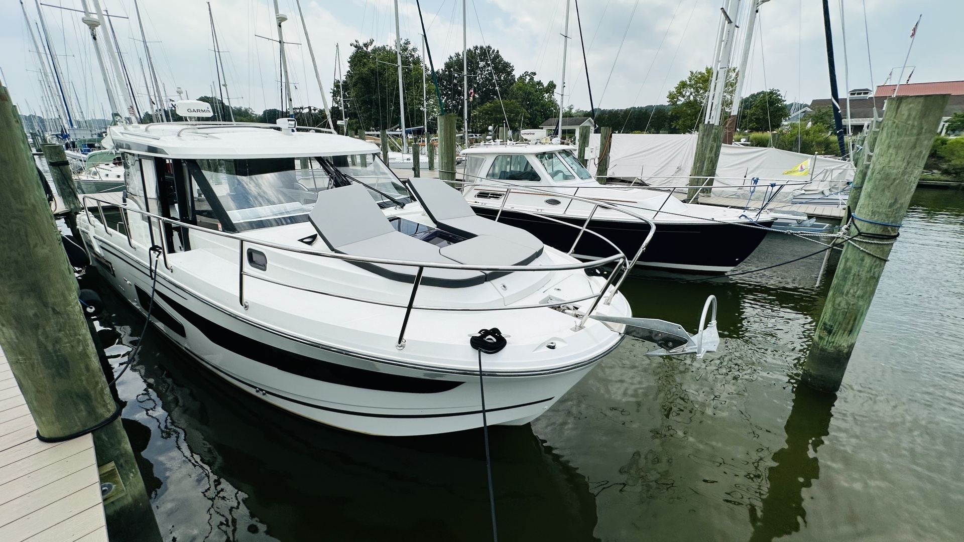 Jeanneau NC1095 Yacht For Sale