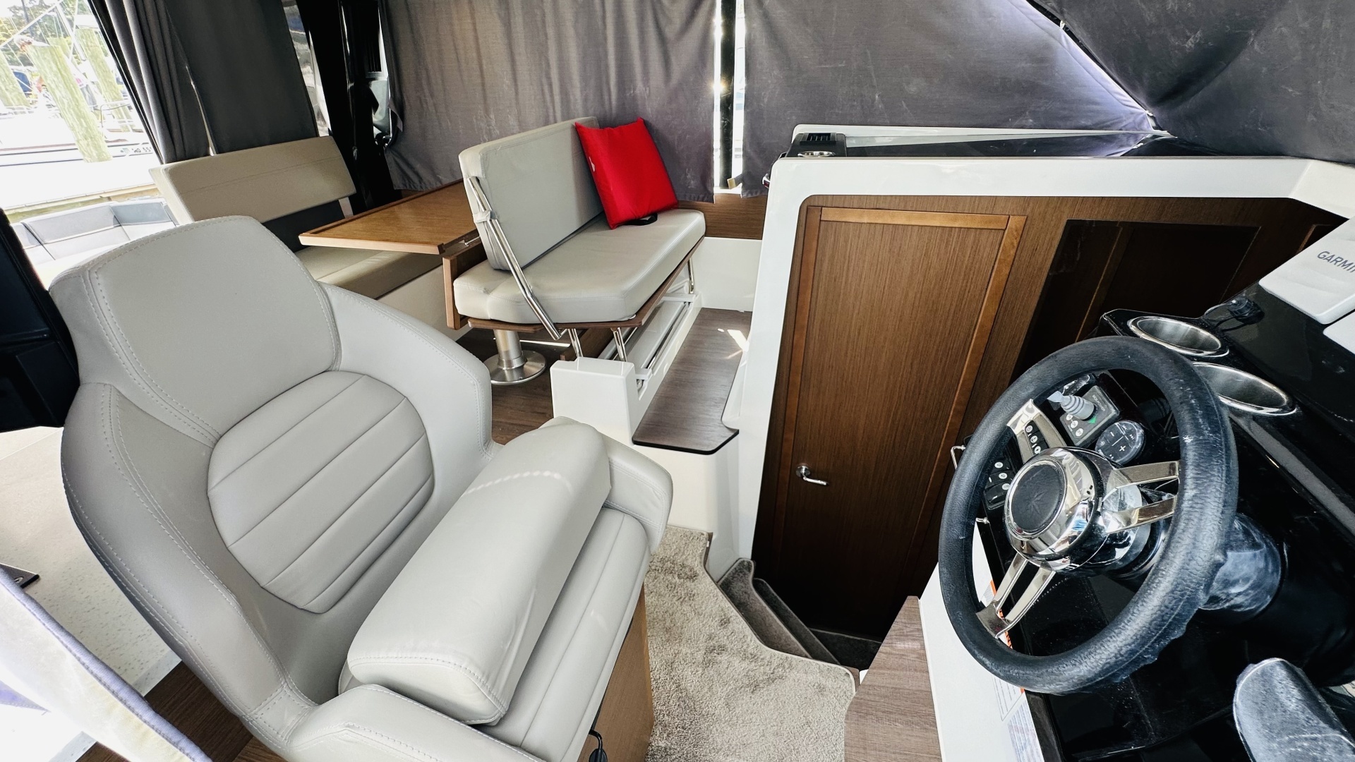 Jeanneau NC1095 Yacht For Sale
