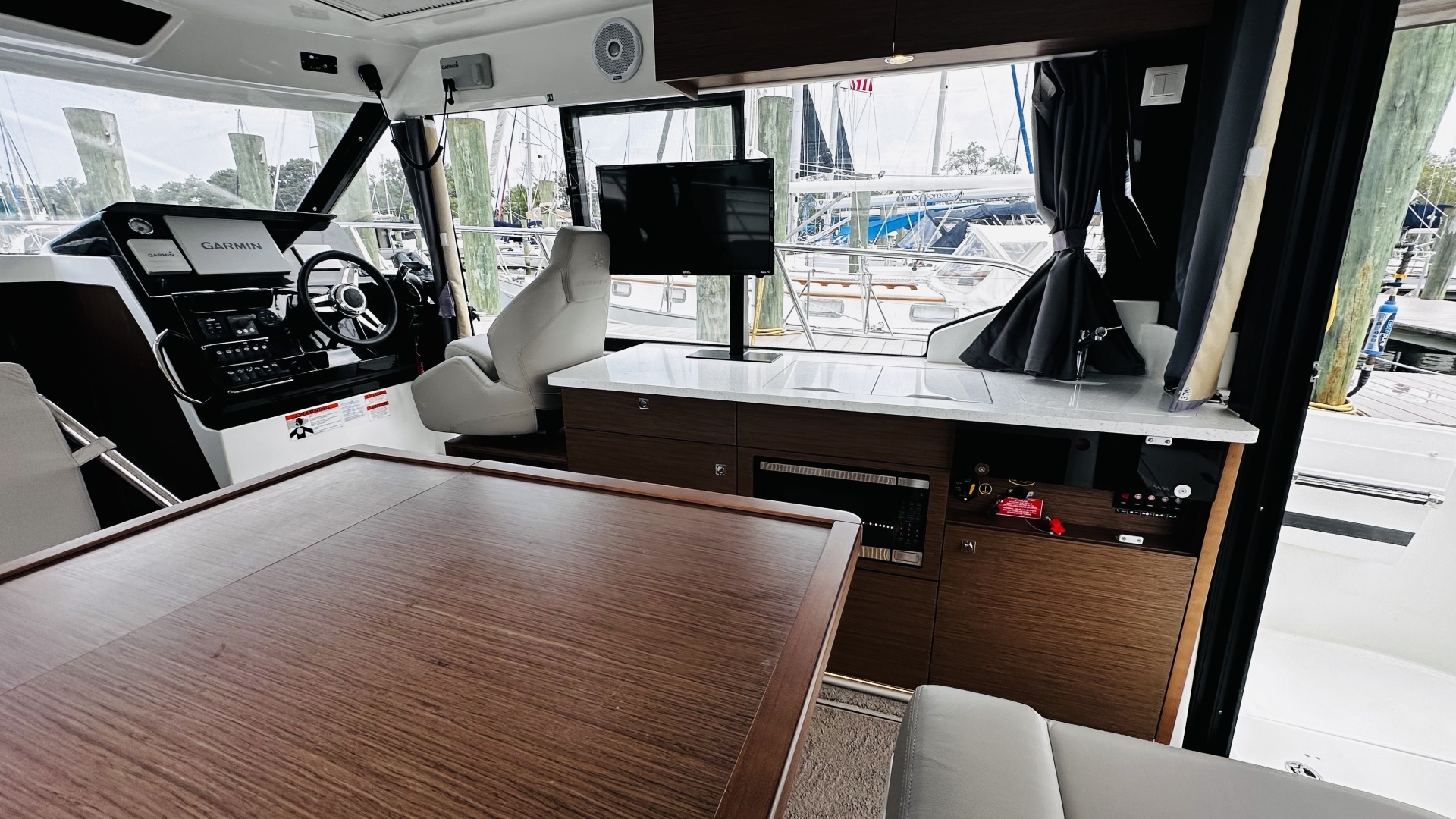 Jeanneau NC1095 Yacht For Sale