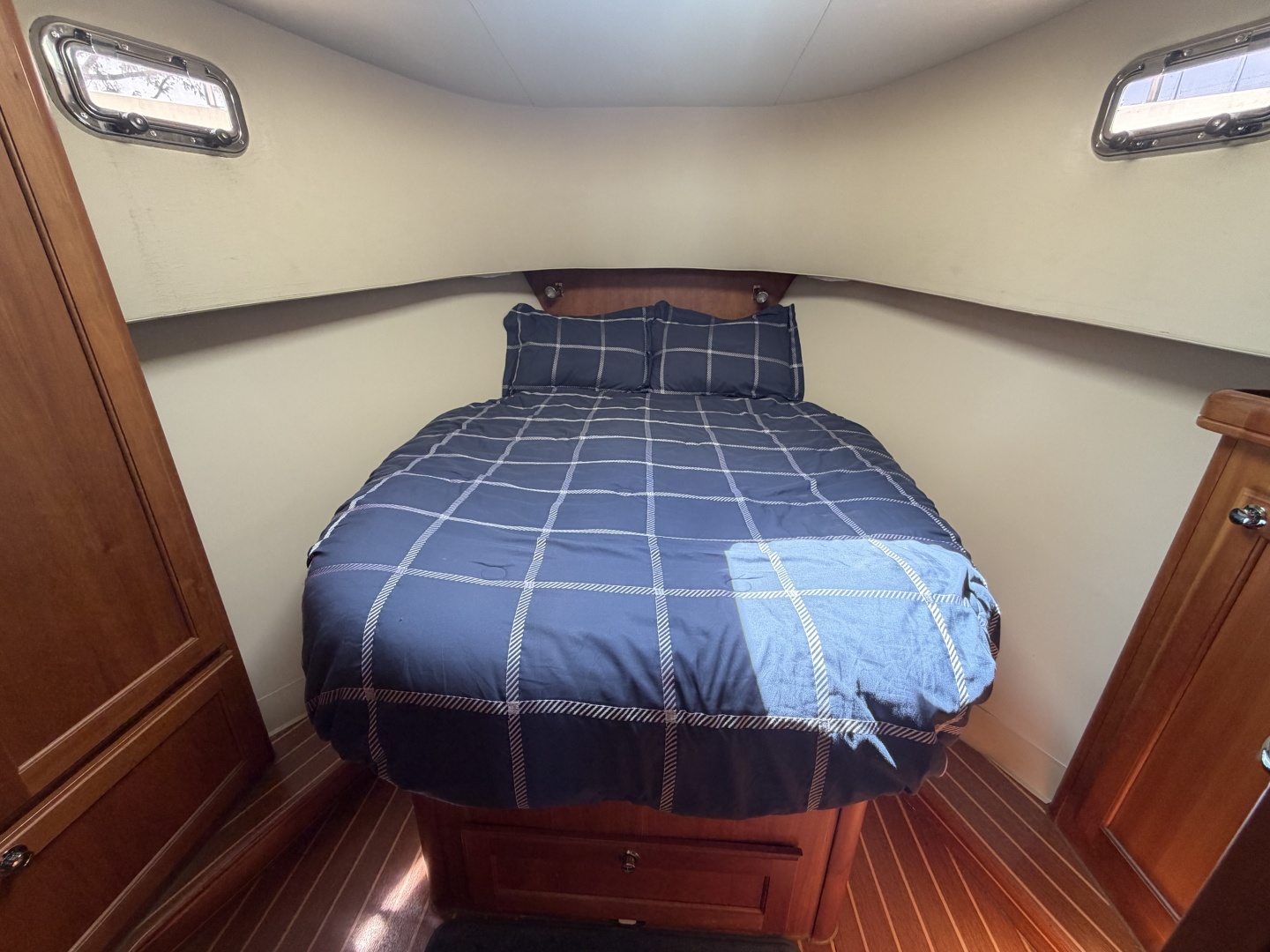 FIDELITY 34ft Mainship Yacht For Sale