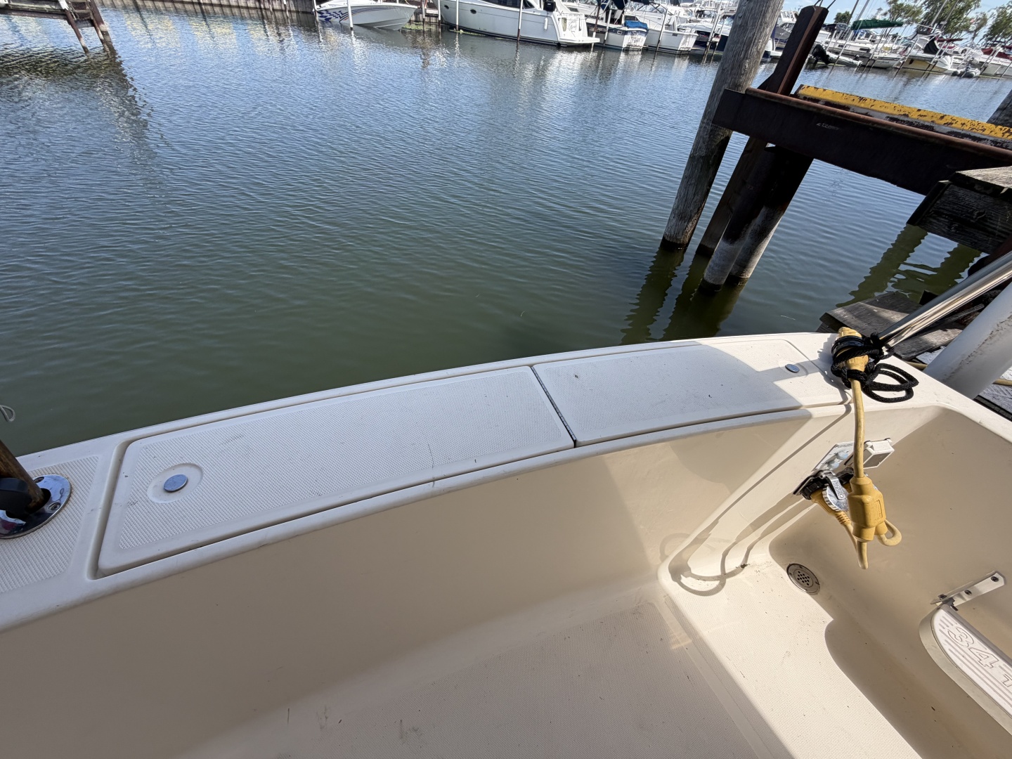 FIDELITY 34ft Mainship Yacht For Sale