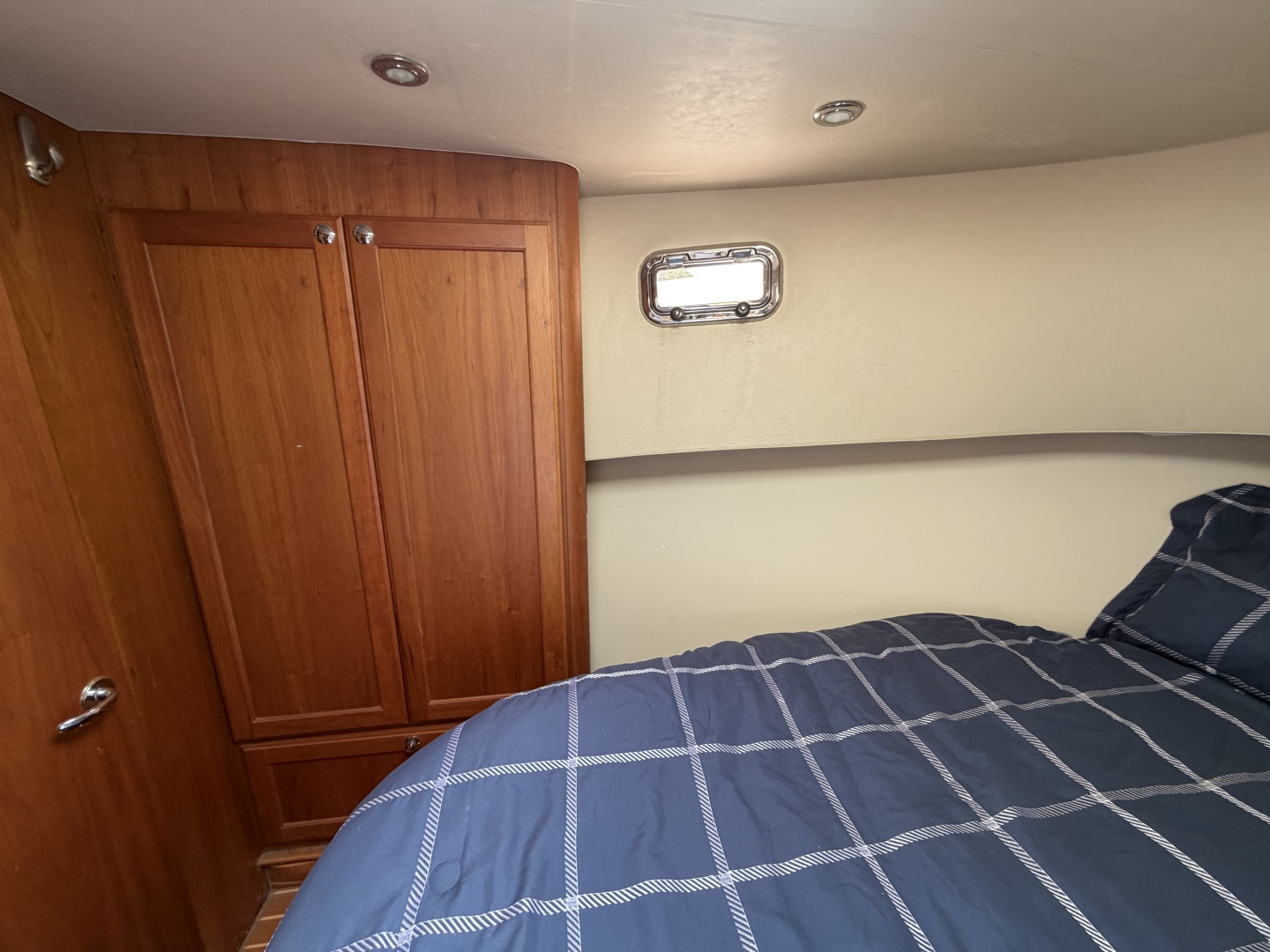FIDELITY 34ft Mainship Yacht For Sale