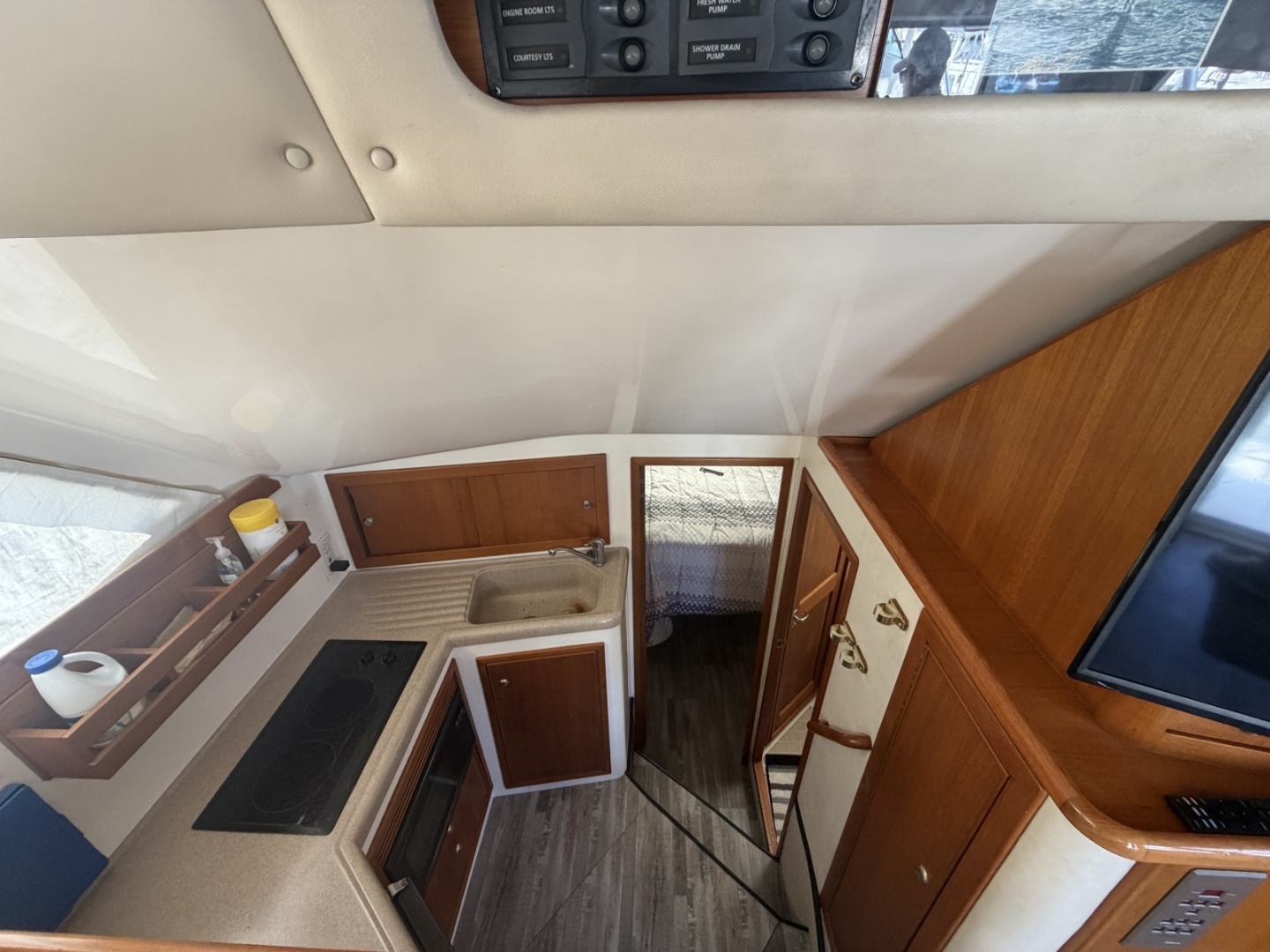 Smart Move 34ft Riviera Yacht For Sale Smart Move 34ft Riviera Yacht For Sale