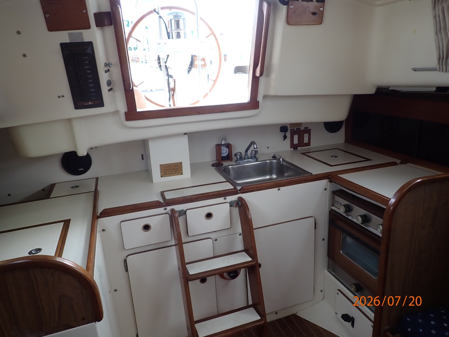 Lucky Dog 35ft Pearson Yacht For Sale