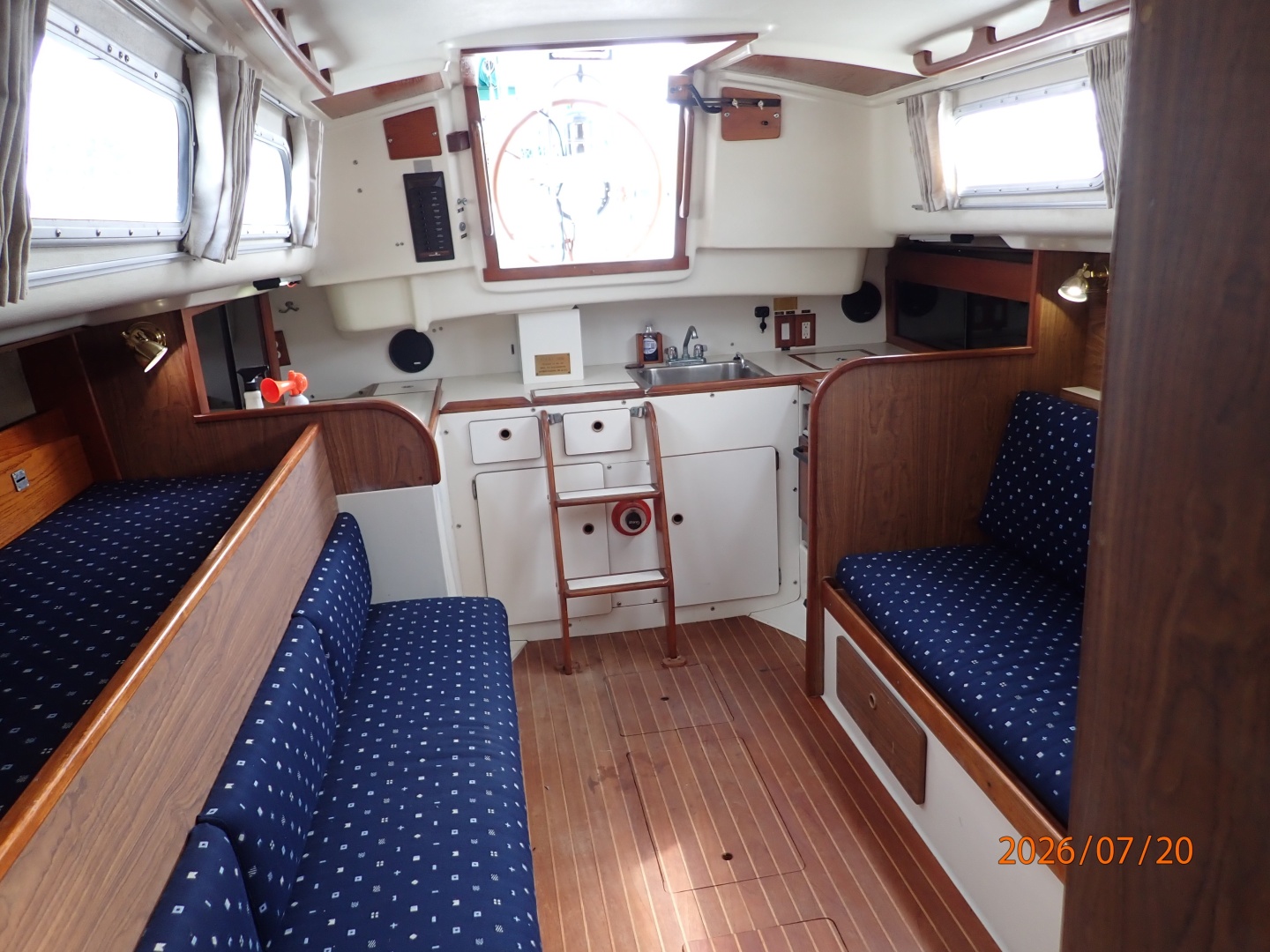 Lucky Dog 35ft Pearson Yacht For Sale