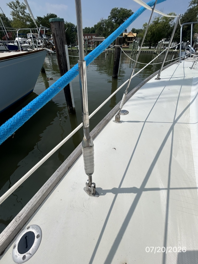 Lucky Dog 35ft Pearson Yacht For Sale