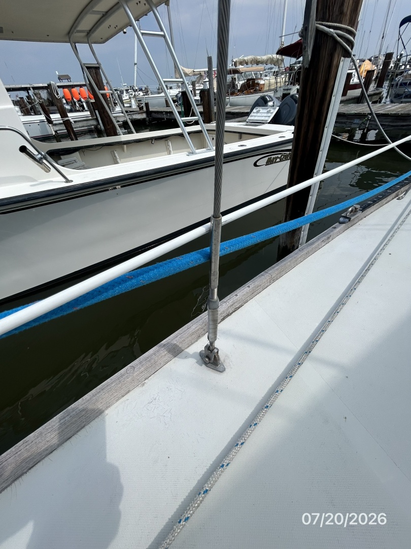 Lucky Dog 35ft Pearson Yacht For Sale