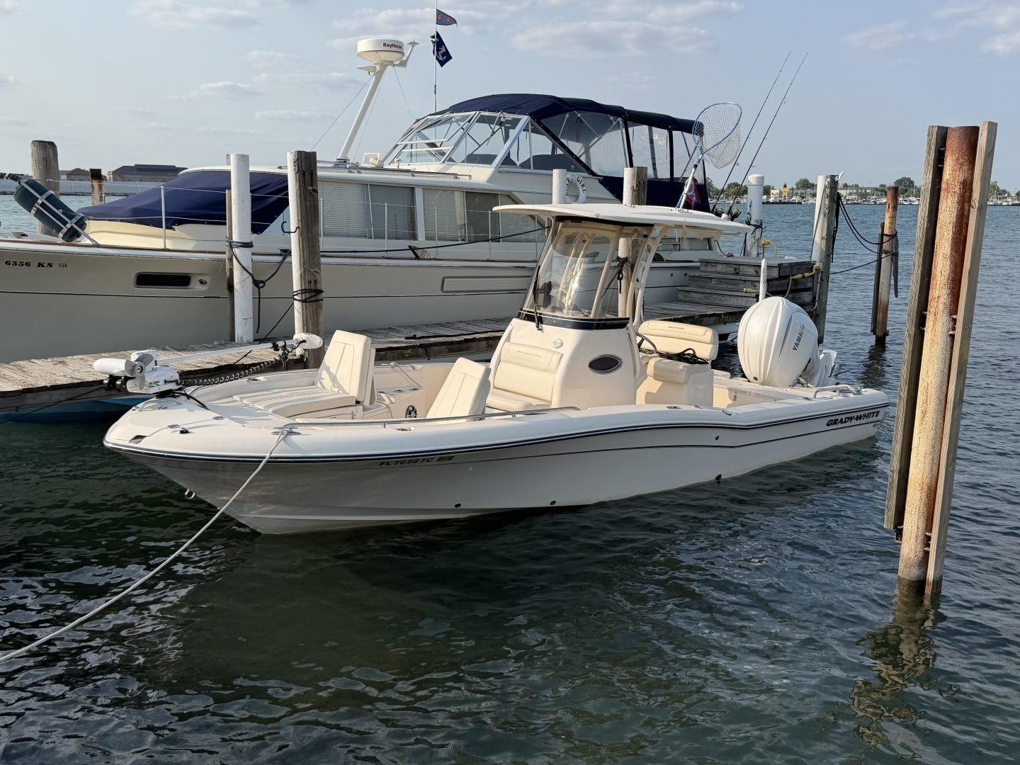 25ft Grady White Yacht For Sale