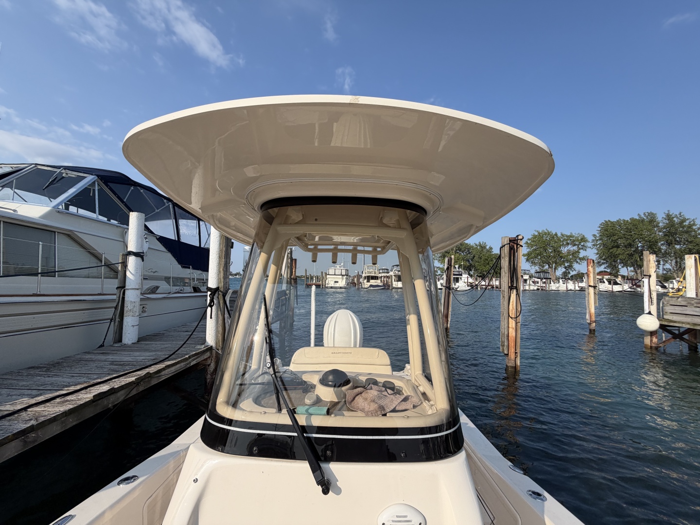 25ft Grady White Yacht For Sale