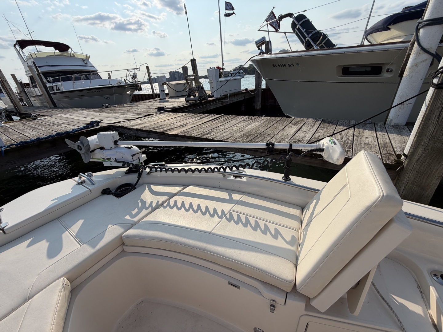 25ft Grady White Yacht For Sale