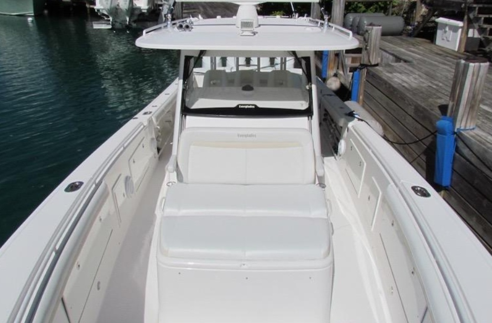 2016 Everglades 435 Center Console