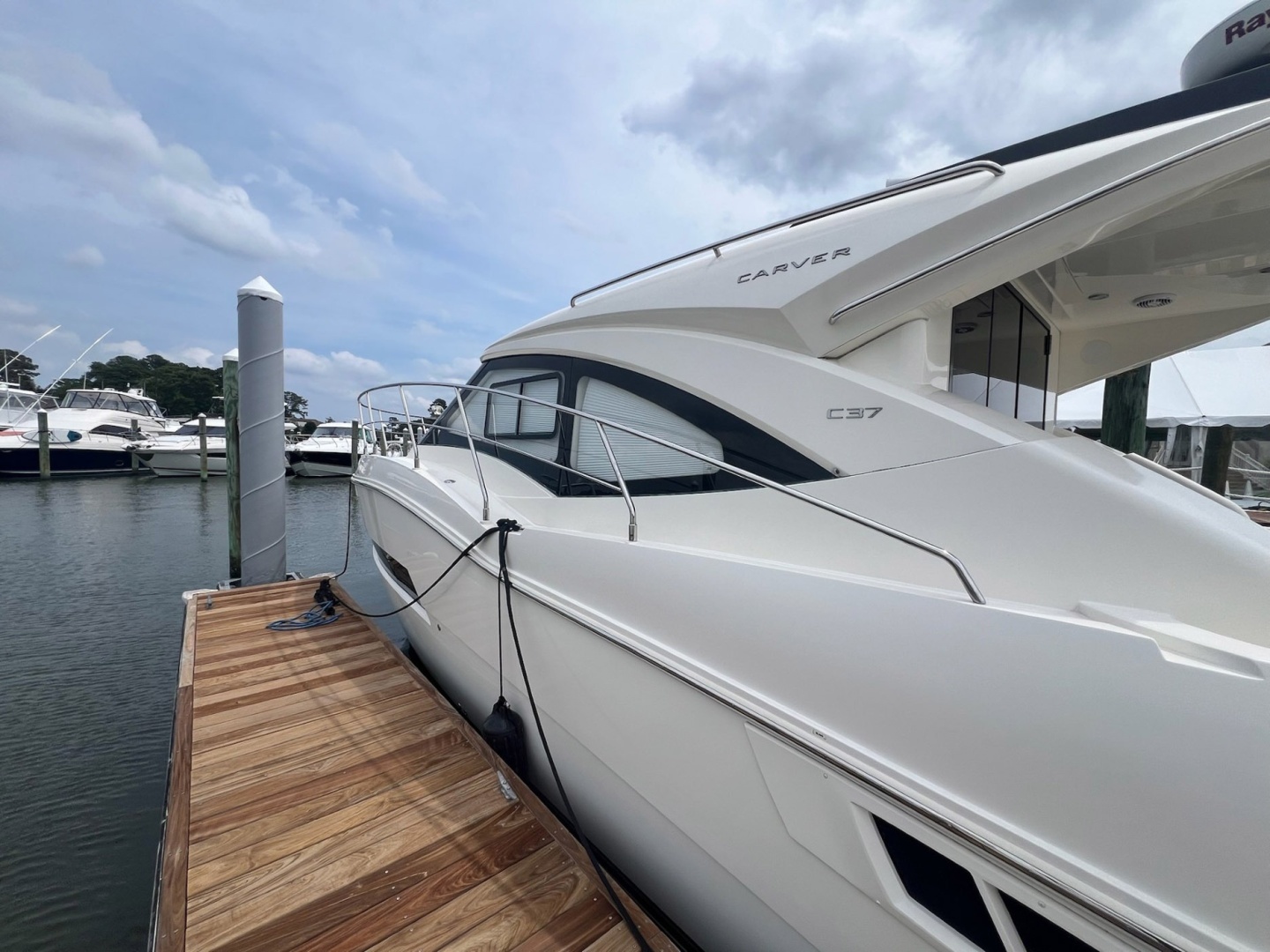 37ft Carver Yacht For Sale