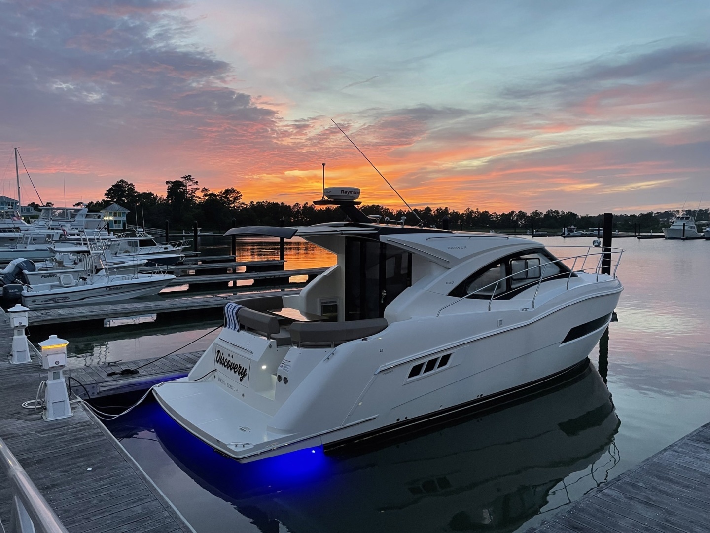 2019 Carver C37