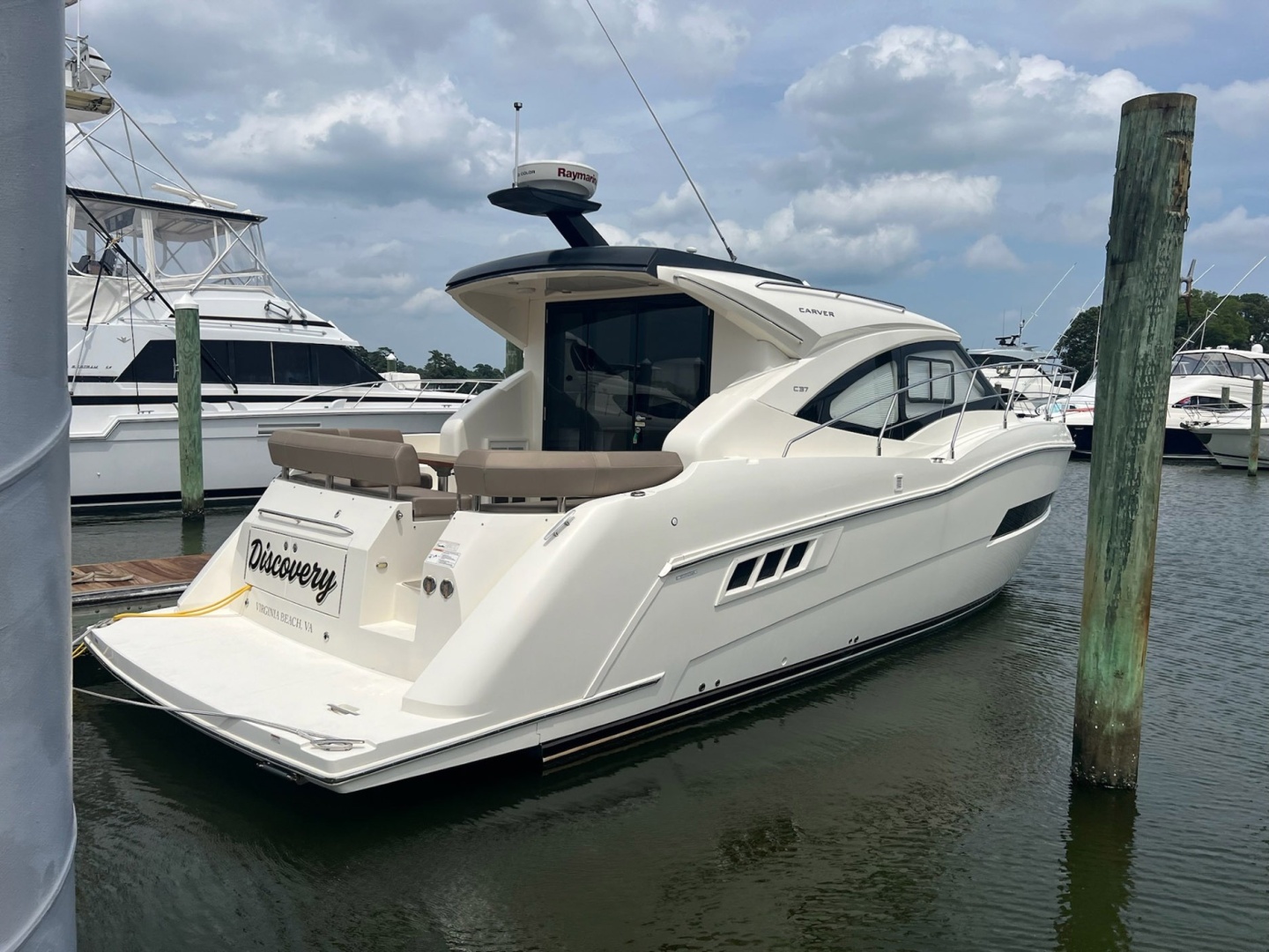 37ft Carver Yacht For Sale