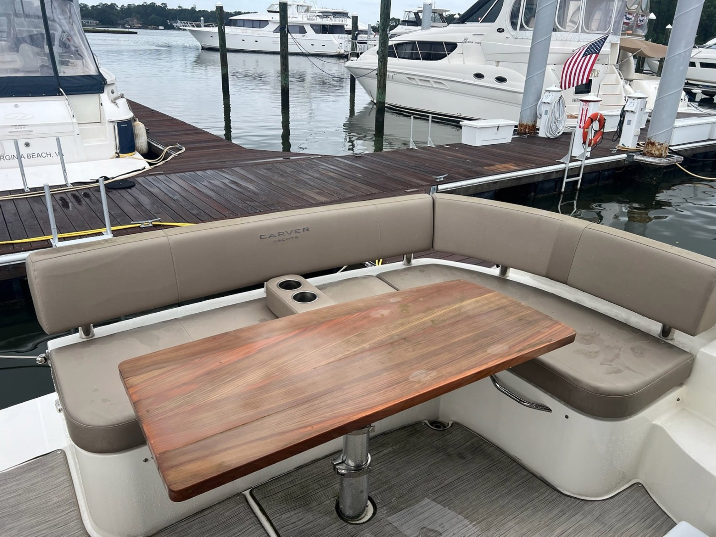 37ft Carver Yacht For Sale
