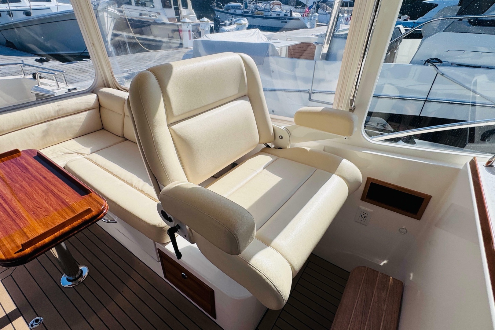 MJM 40z Yacht For Sale
