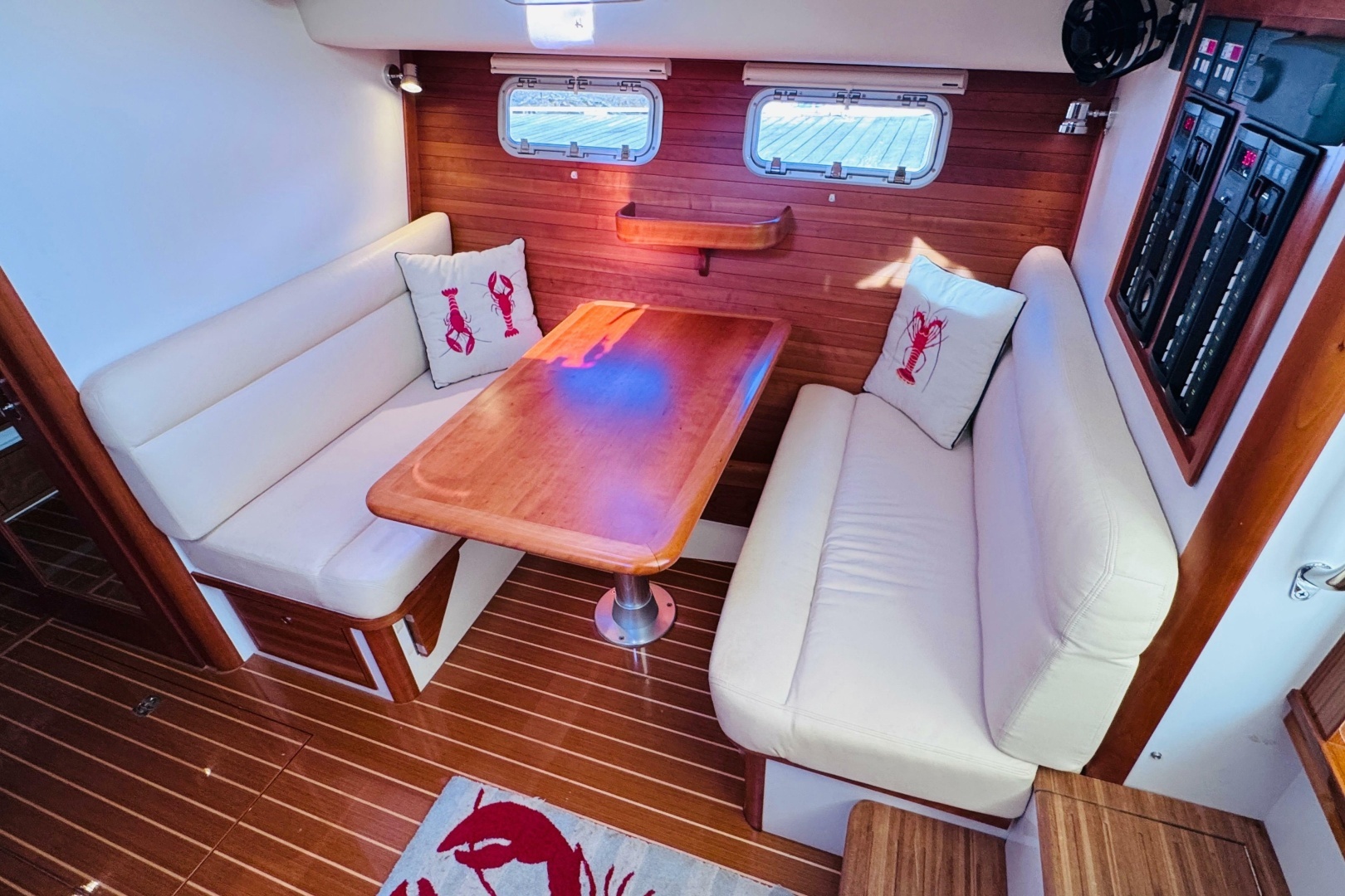 MJM 40z Yacht For Sale