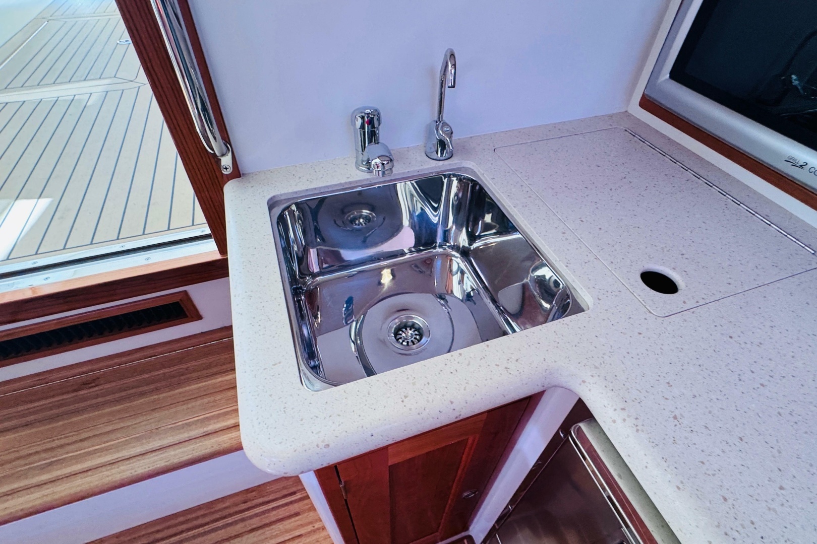 MJM 40z Yacht For Sale
