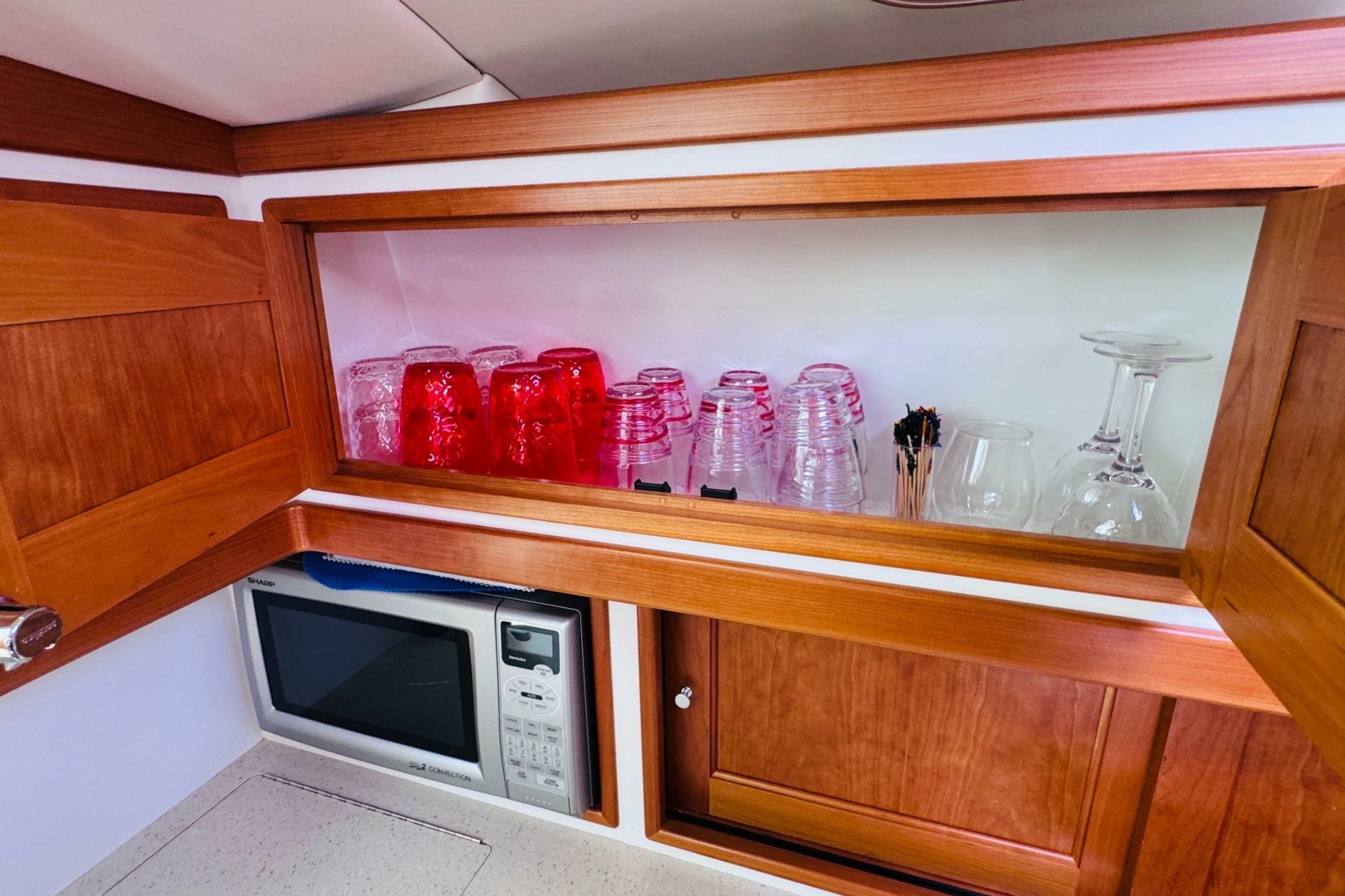 MJM 40z Yacht For Sale