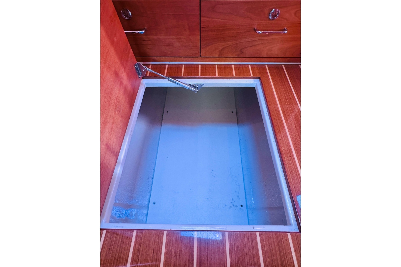 MJM 40z Yacht For Sale
