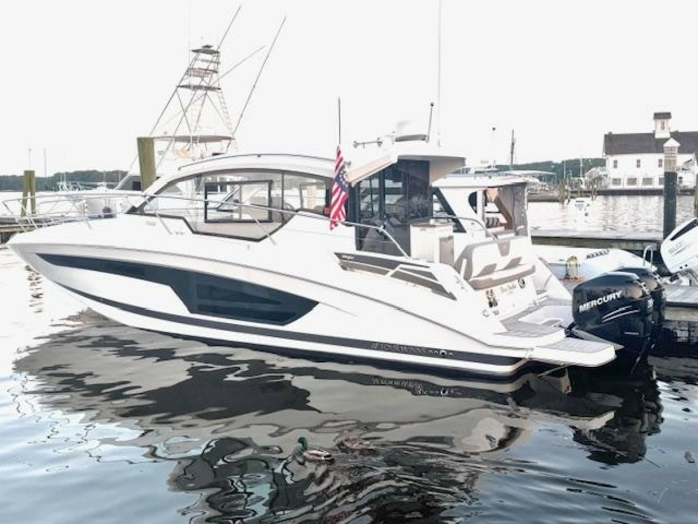Freedom 33ft Four Winns Yacht For Sale