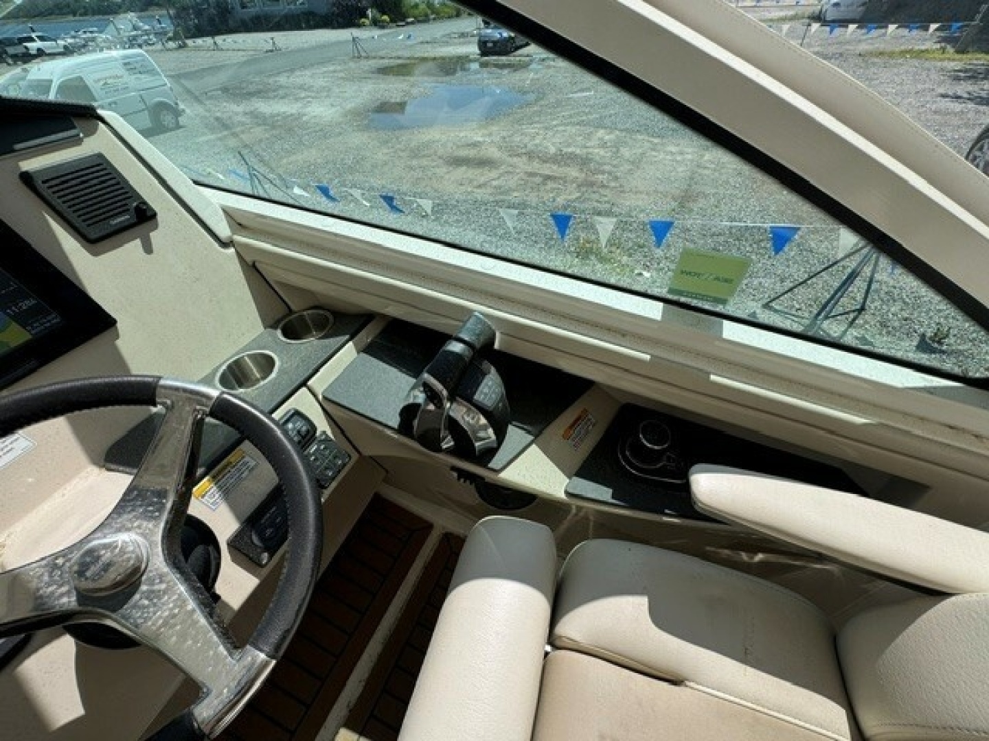 Boston Whaler 320 Vantage Yacht For Sale