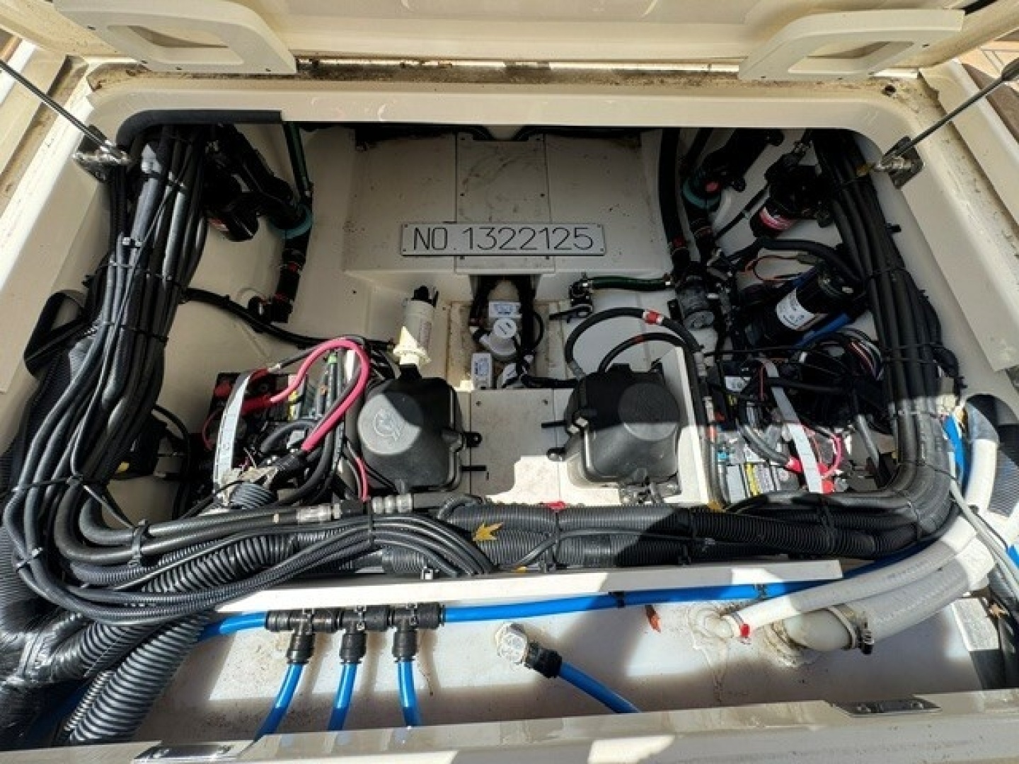 Boston Whaler 320 Vantage Yacht For Sale