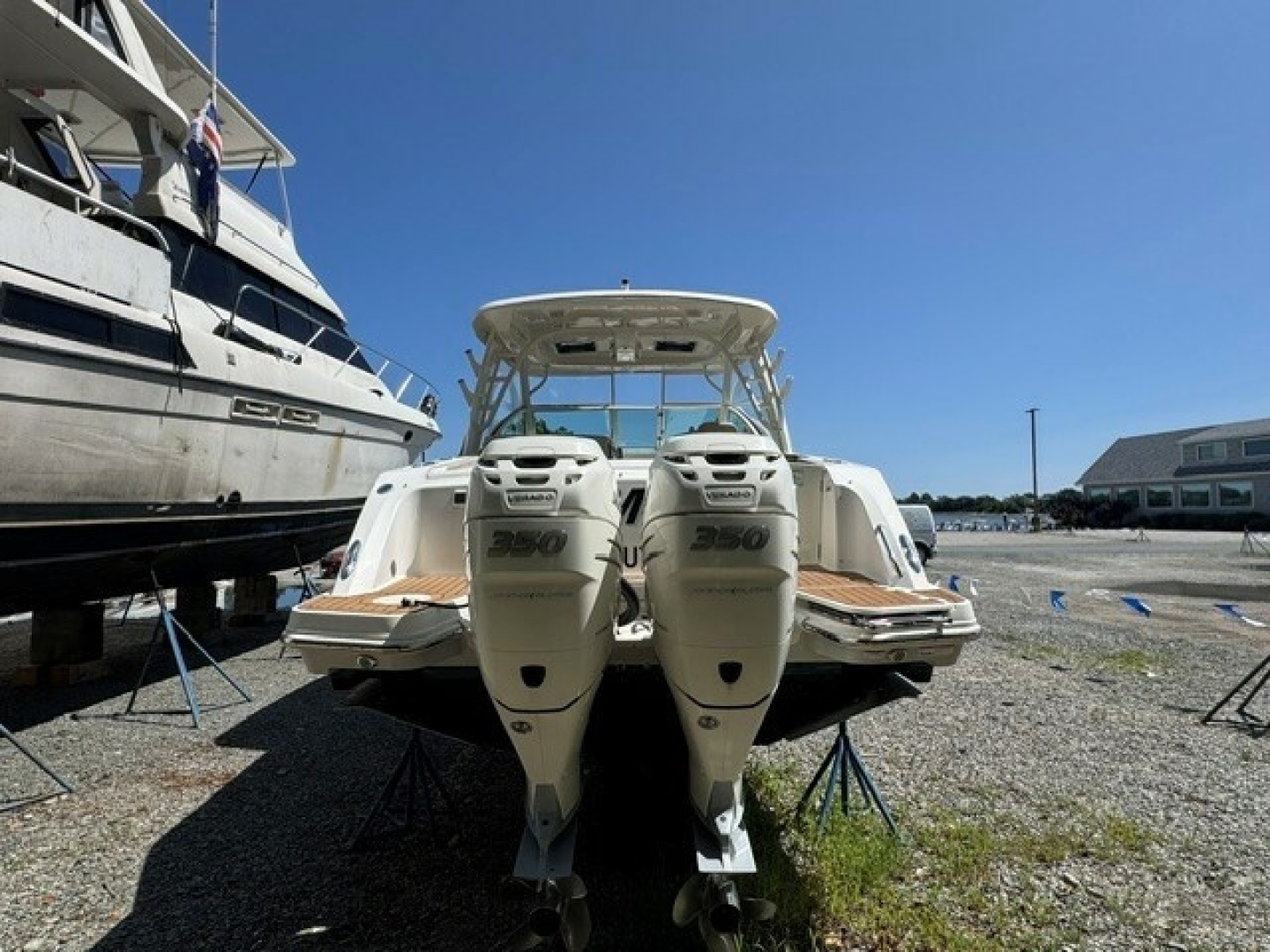 Boston Whaler 320 Vantage Yacht For Sale