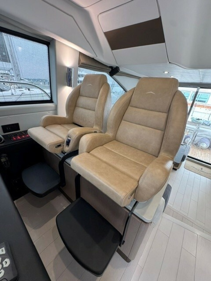 Azimut 50FLY Yacht For Sale