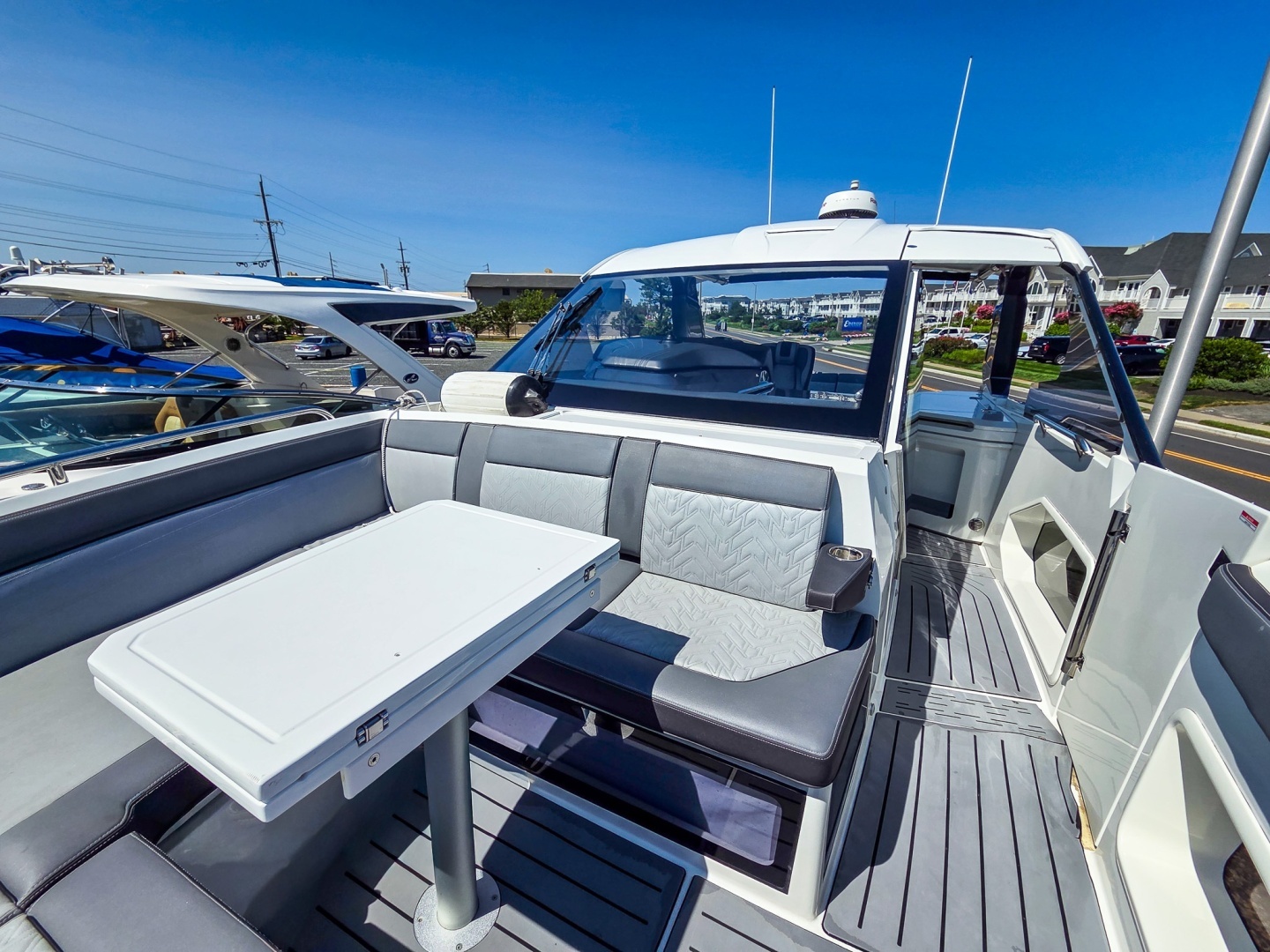 Galeon 325 GTO Yacht For Sale
