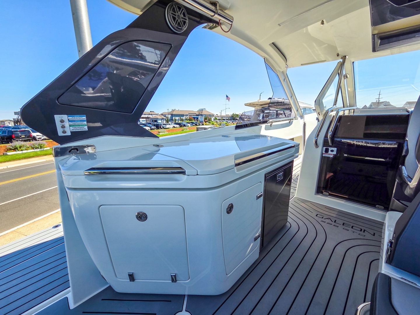 Galeon 325 GTO Yacht For Sale
