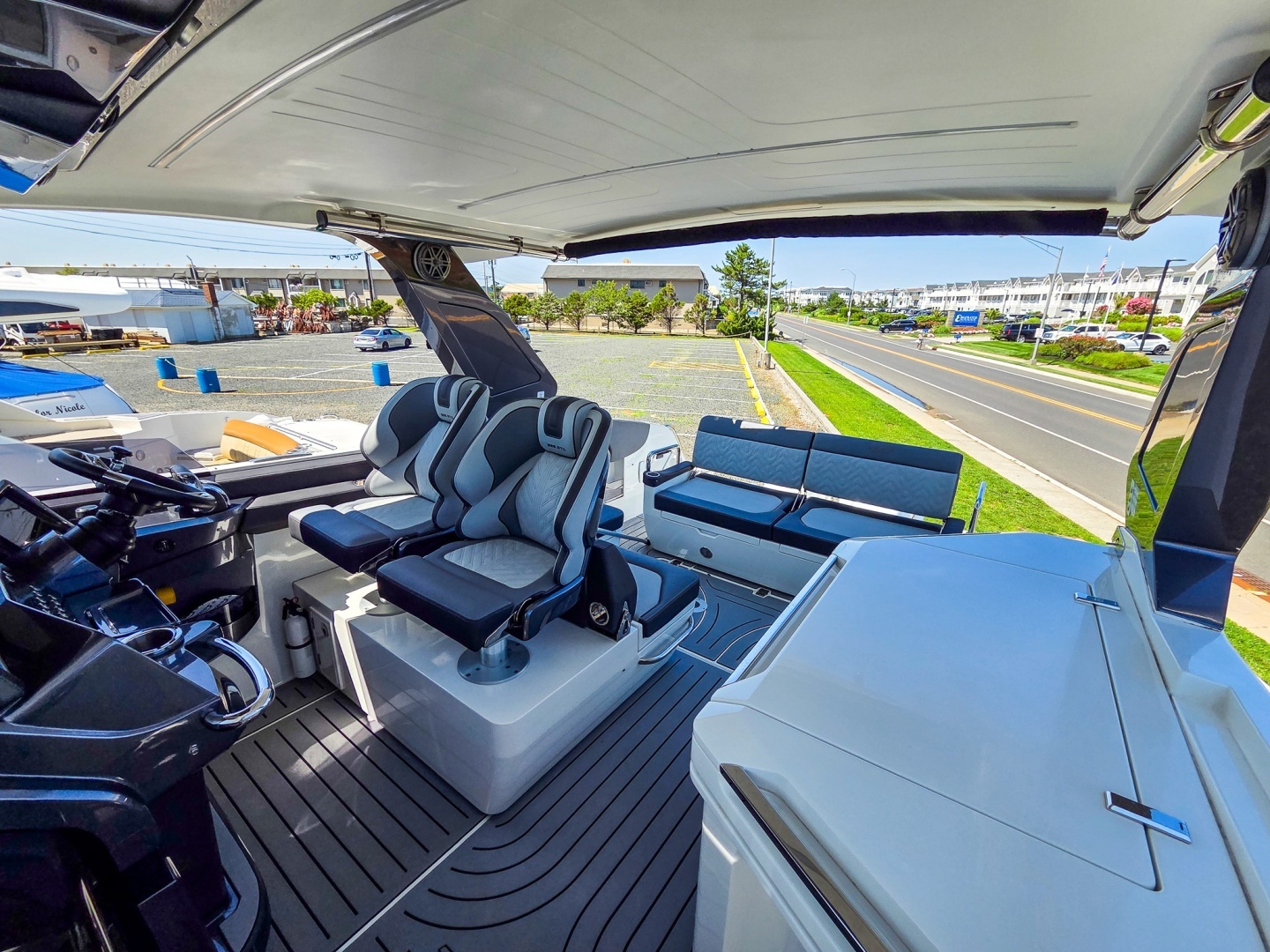 Galeon 325 GTO Yacht For Sale