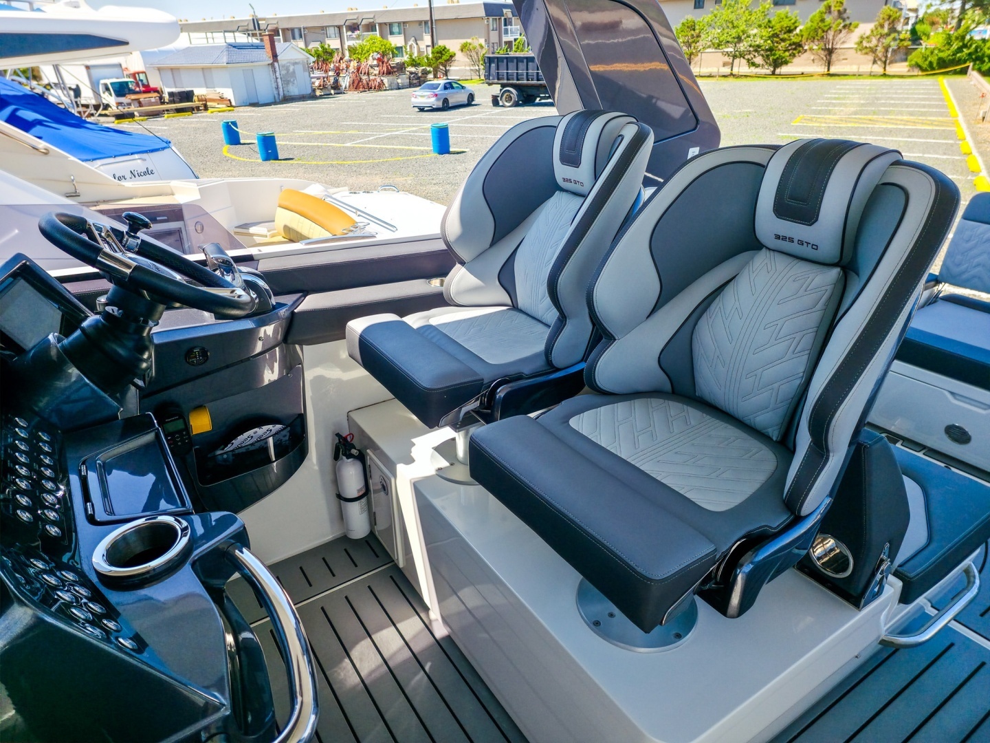 Galeon 325 GTO Yacht For Sale