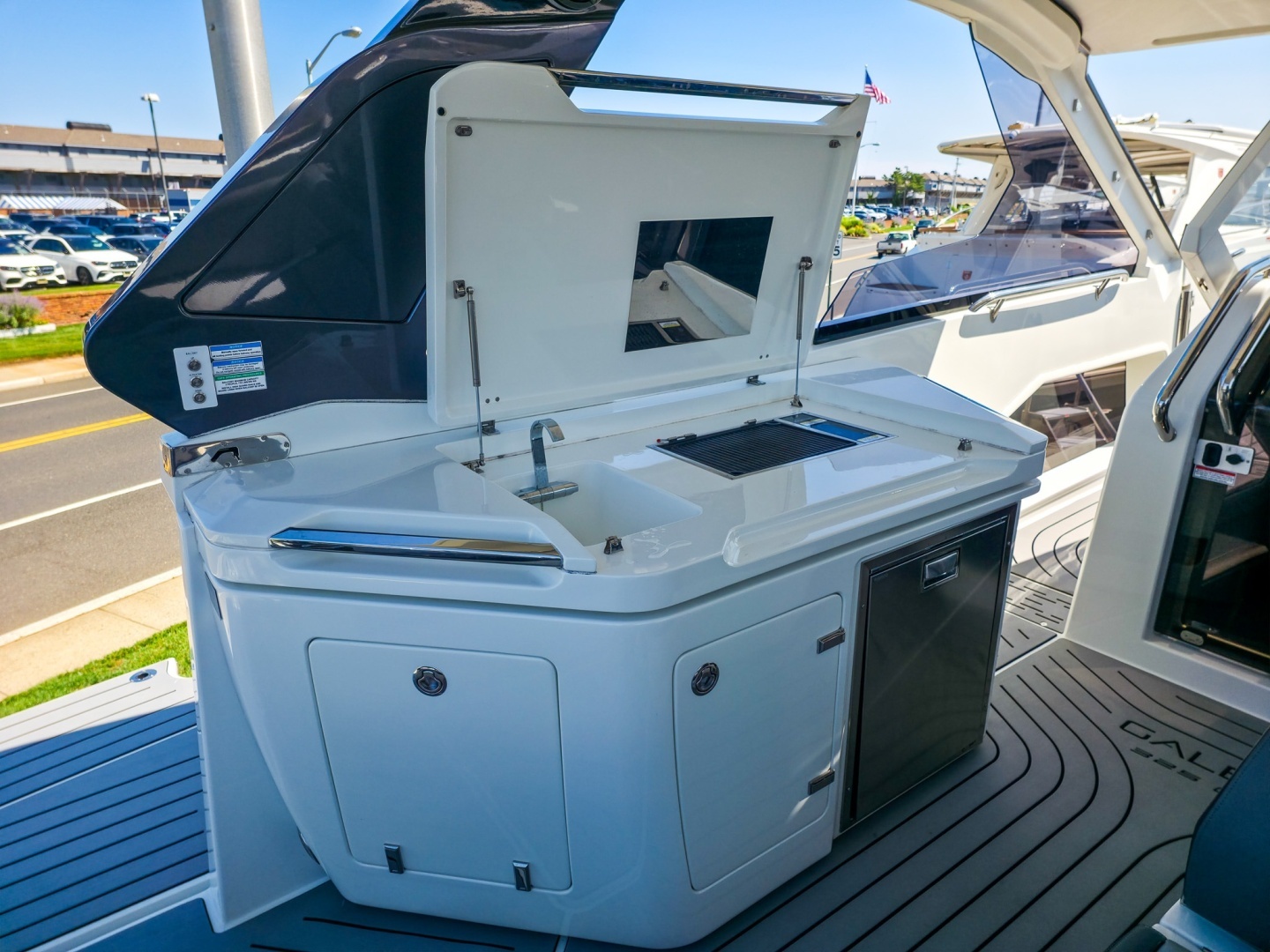 Galeon 325 GTO Yacht For Sale