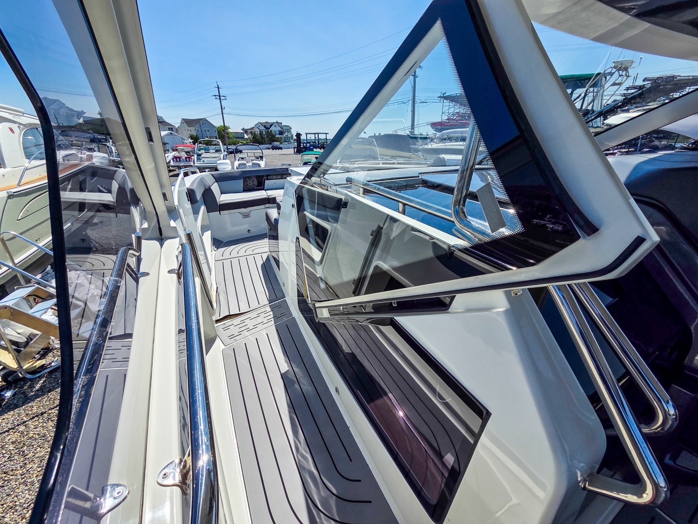 Galeon 325 GTO Yacht For Sale